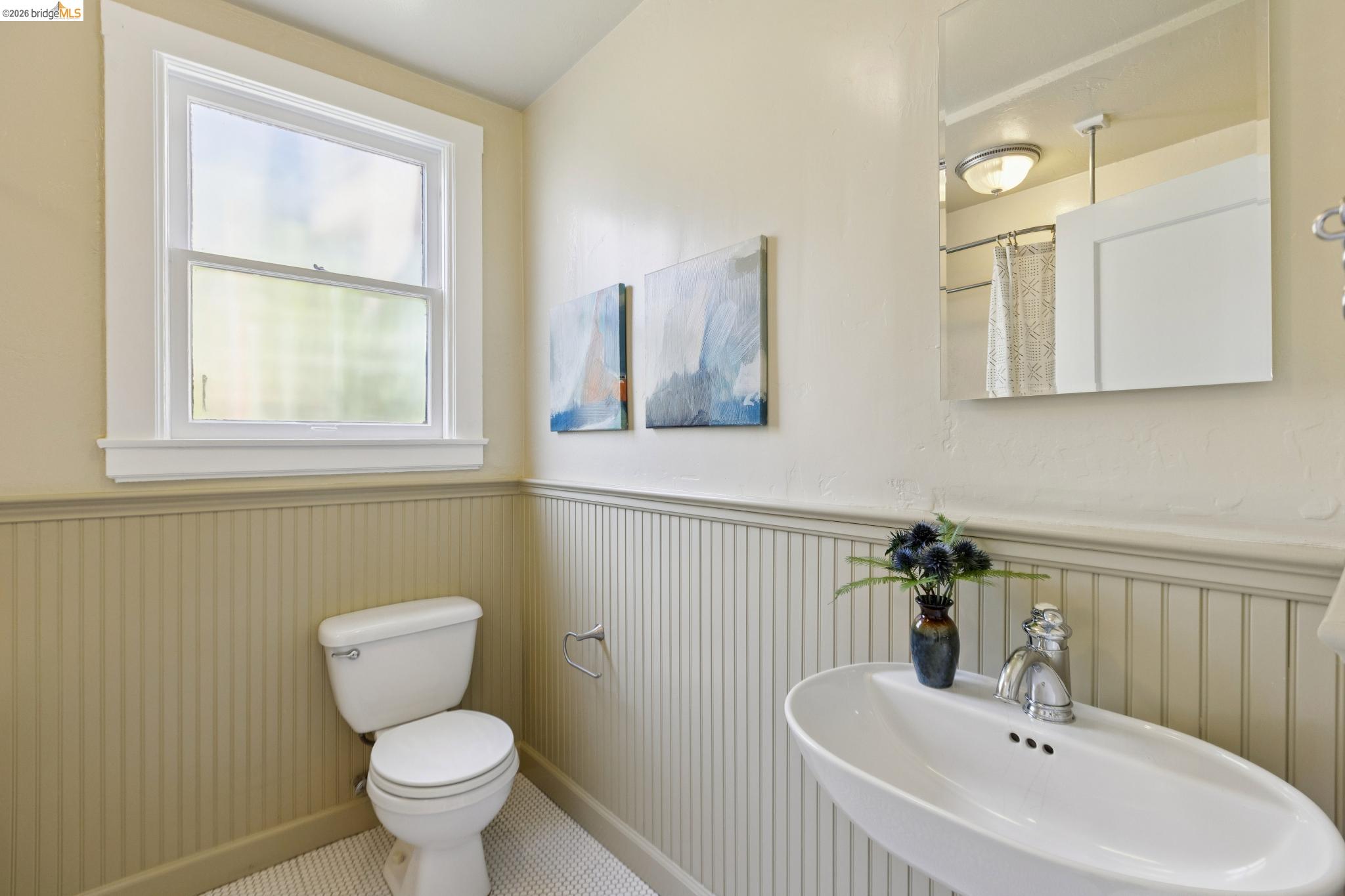 Detail Gallery Image 20 of 46 For 715 Hillgirt Cir, Oakland,  CA 94610 - 2 Beds | 1 Baths