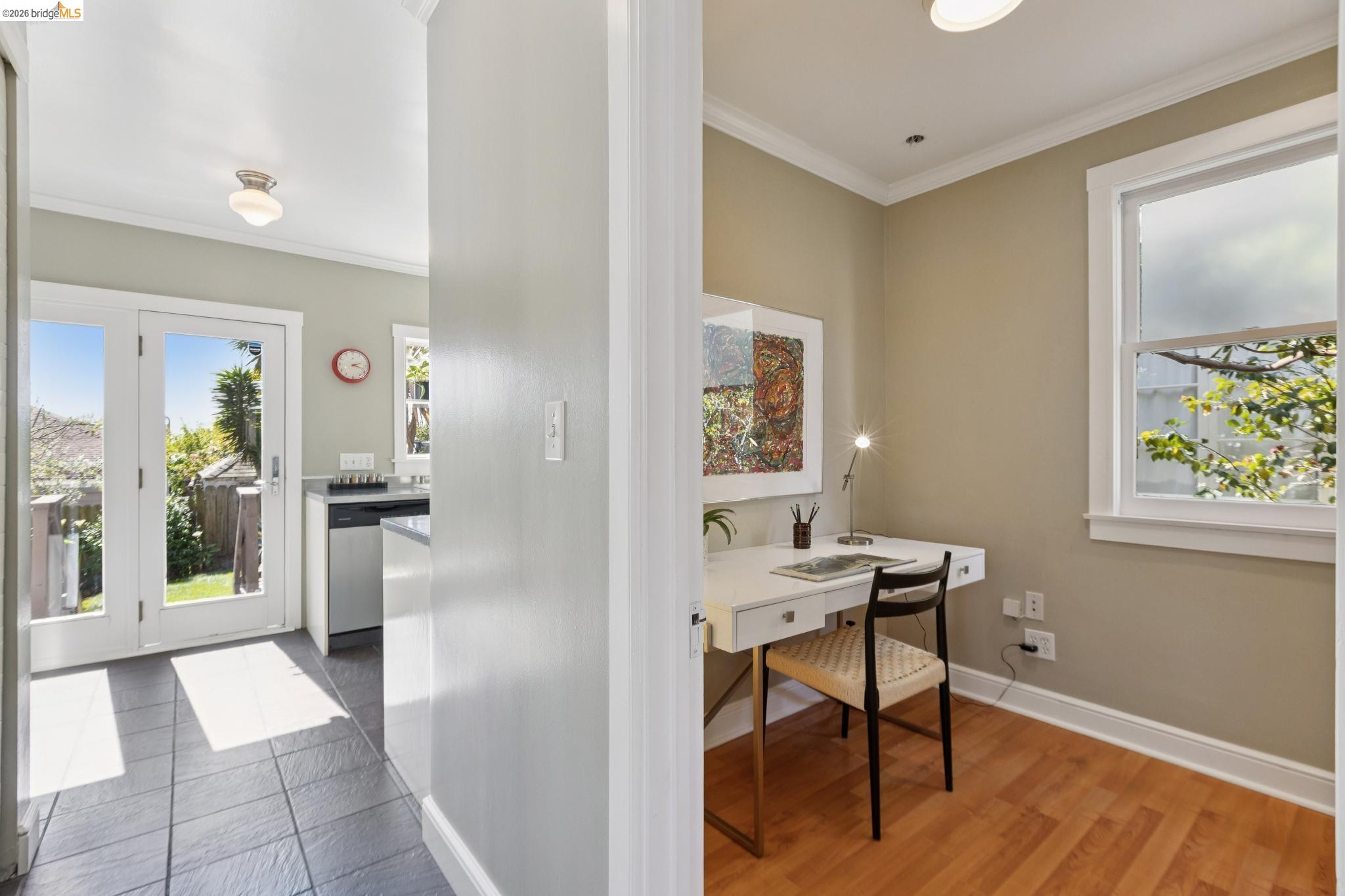 Detail Gallery Image 24 of 46 For 715 Hillgirt Cir, Oakland,  CA 94610 - 2 Beds | 1 Baths