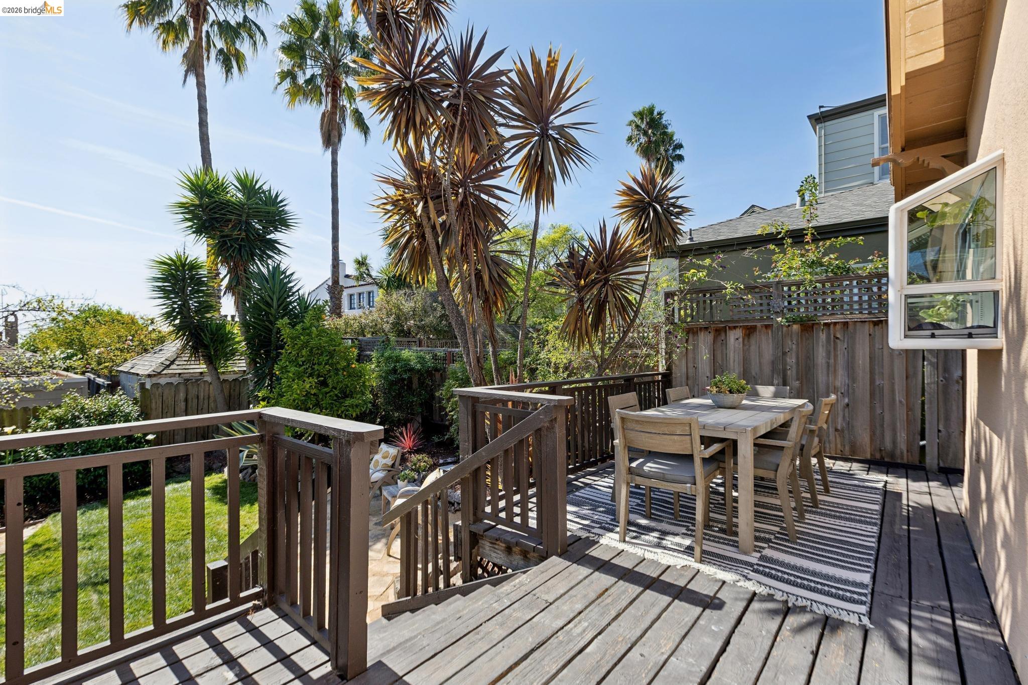 Detail Gallery Image 30 of 46 For 715 Hillgirt Cir, Oakland,  CA 94610 - 2 Beds | 1 Baths