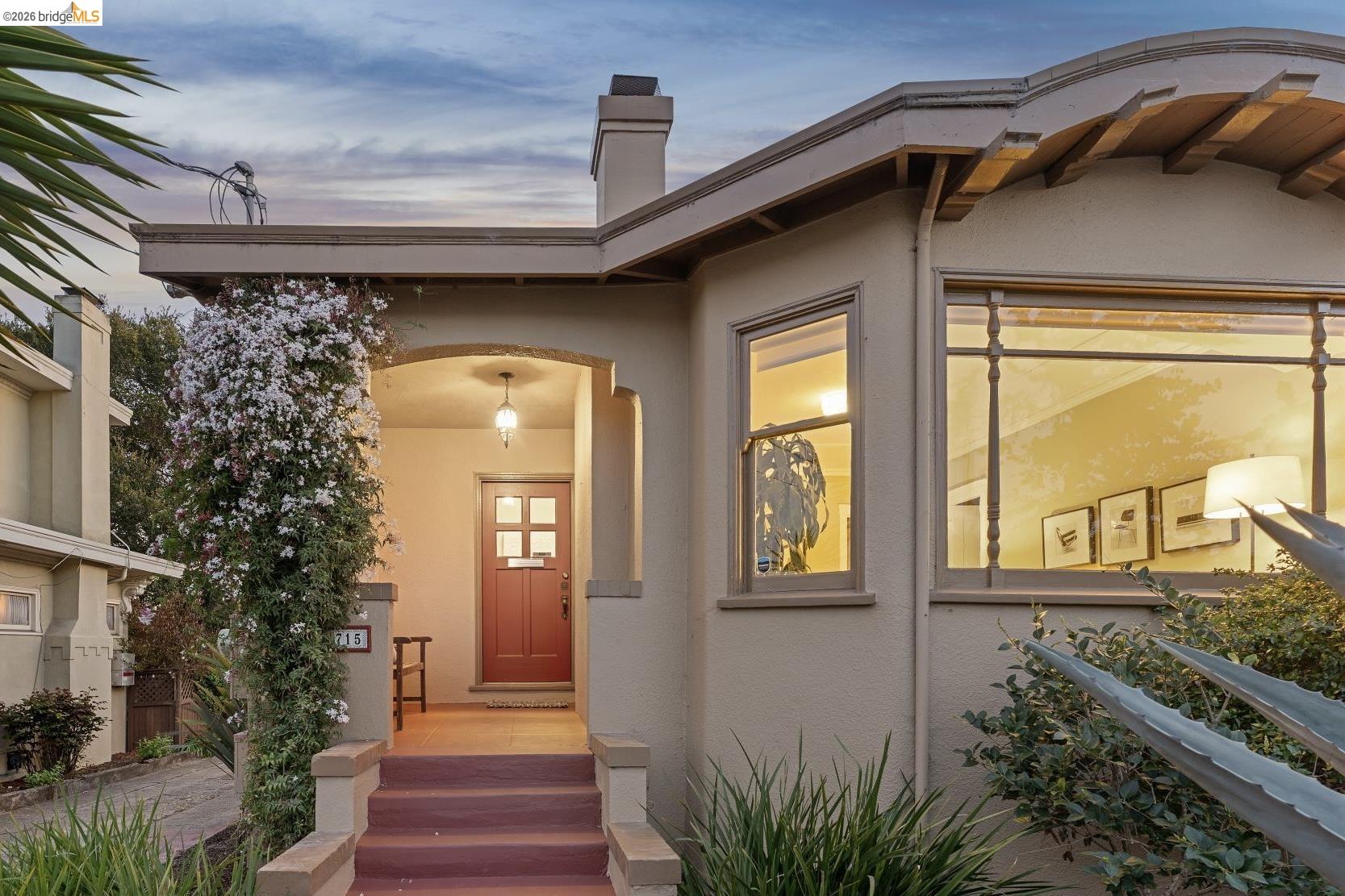 Detail Gallery Image 39 of 46 For 715 Hillgirt Cir, Oakland,  CA 94610 - 2 Beds | 1 Baths