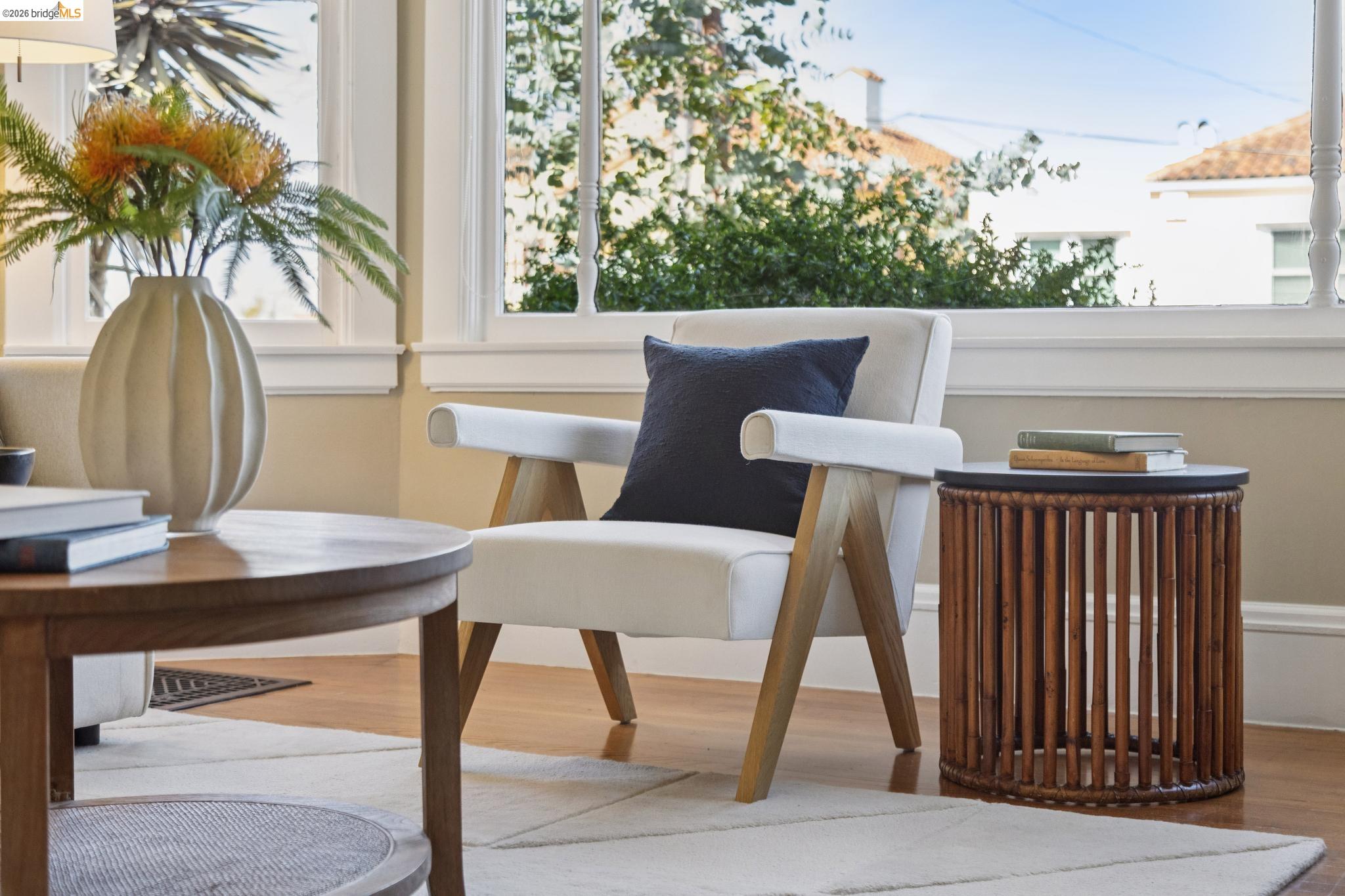 Detail Gallery Image 9 of 46 For 715 Hillgirt Cir, Oakland,  CA 94610 - 2 Beds | 1 Baths