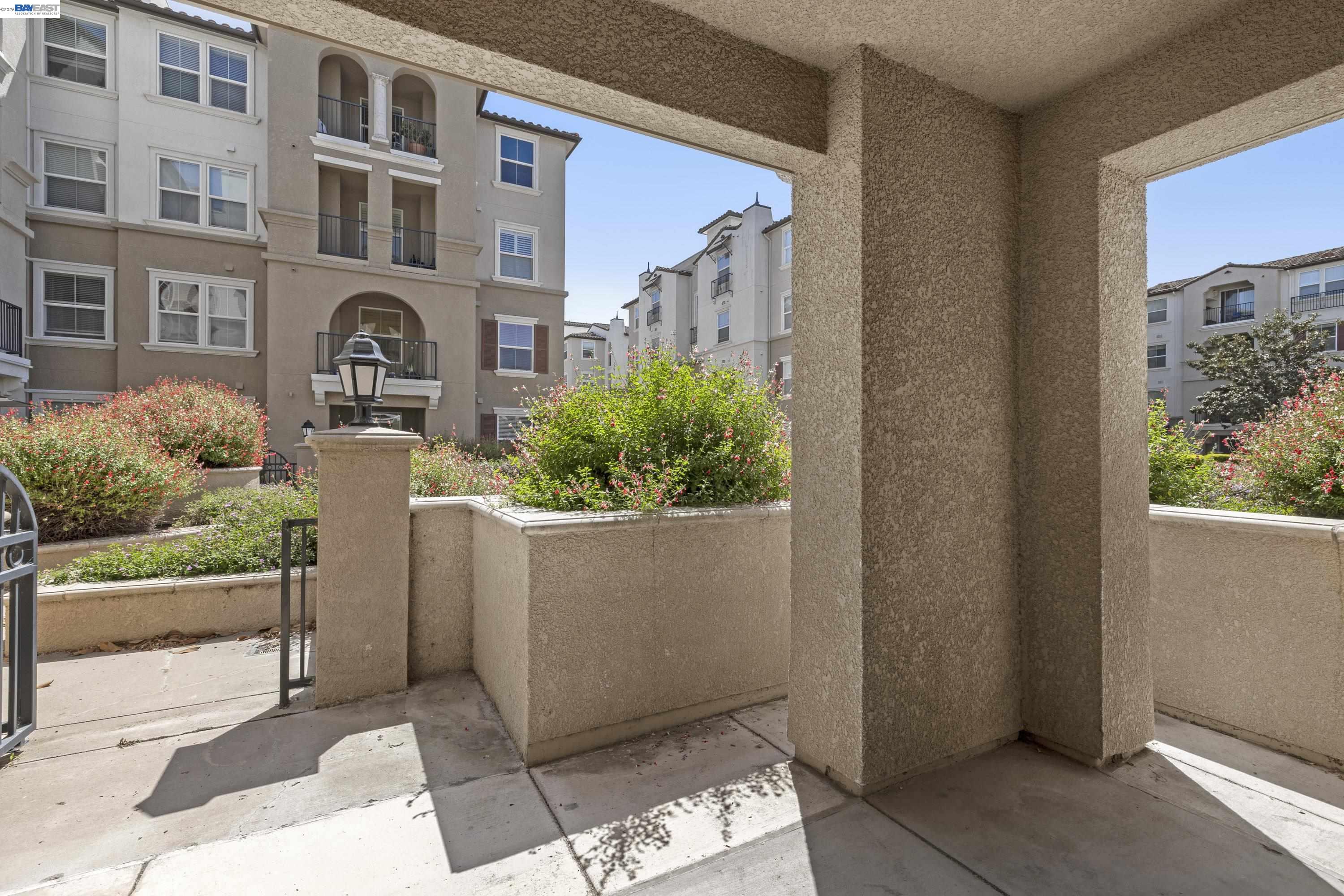 Detail Gallery Image 9 of 44 For 3290 Maguire Way #101,  Dublin,  CA 94568 - 3 Beds | 2 Baths