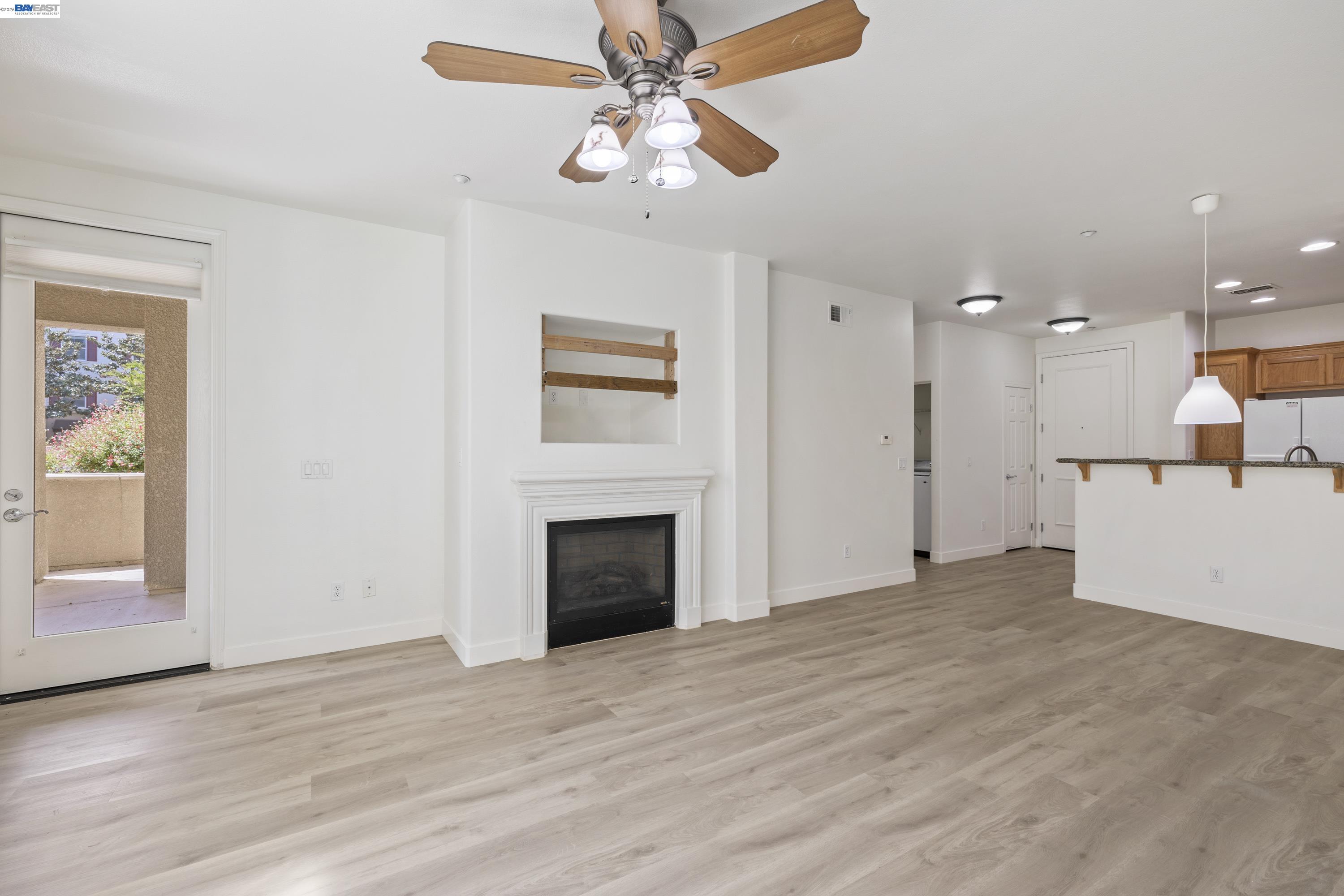 Detail Gallery Image 8 of 44 For 3290 Maguire Way #101,  Dublin,  CA 94568 - 3 Beds | 2 Baths