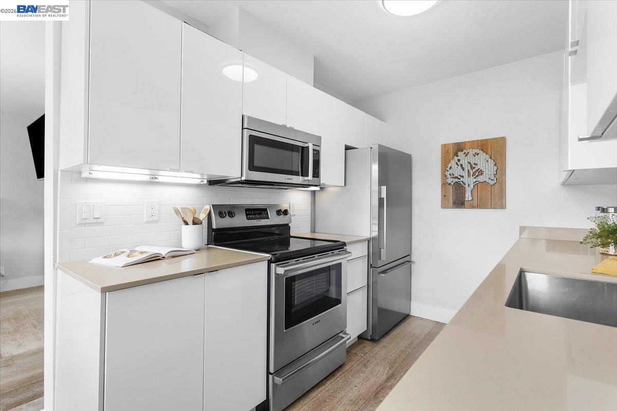 Detail Gallery Image 13 of 60 For 130 Lakeshore Ct, Richmond,  CA 94804 - 1 Beds | 1 Baths