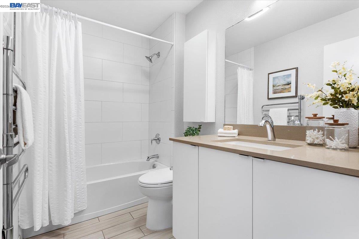 Detail Gallery Image 18 of 60 For 130 Lakeshore Ct, Richmond,  CA 94804 - 1 Beds | 1 Baths