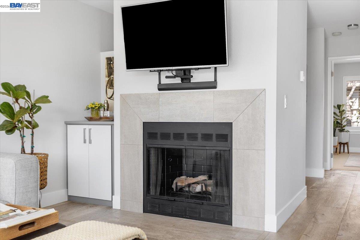 Detail Gallery Image 6 of 60 For 130 Lakeshore Ct, Richmond,  CA 94804 - 1 Beds | 1 Baths