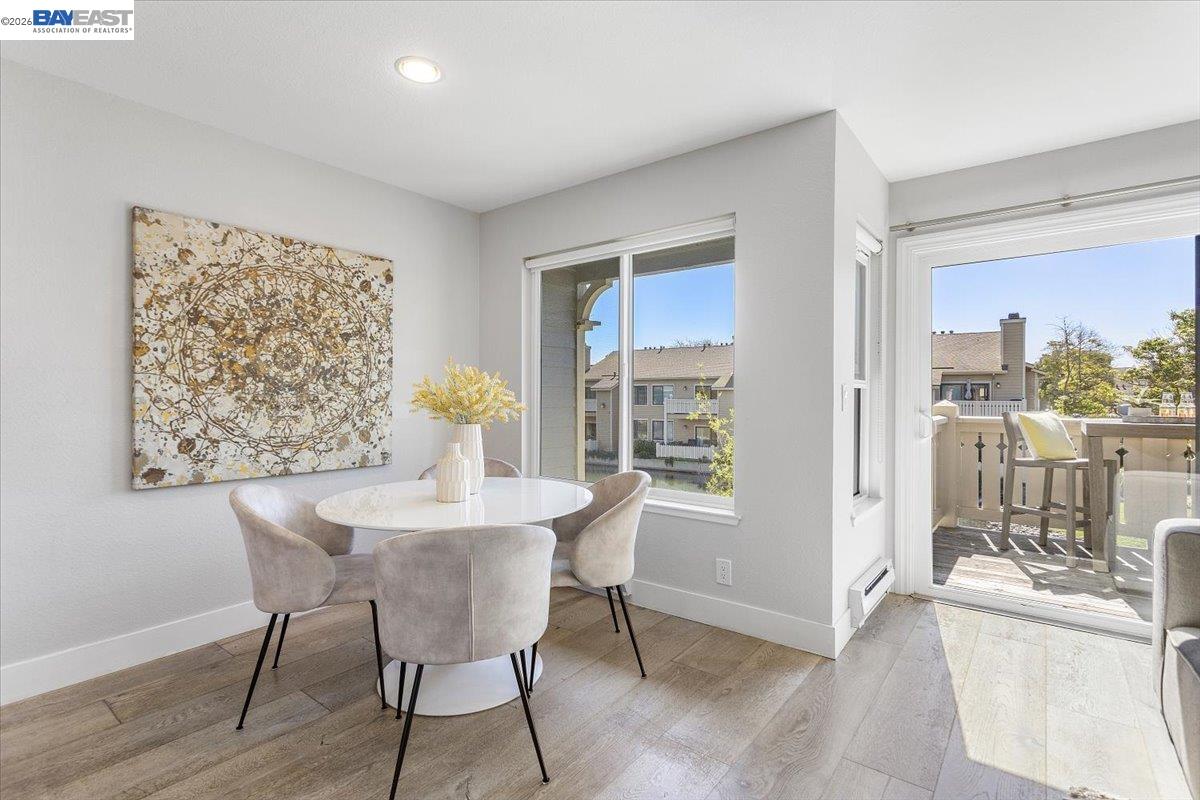 Detail Gallery Image 8 of 60 For 130 Lakeshore Ct, Richmond,  CA 94804 - 1 Beds | 1 Baths