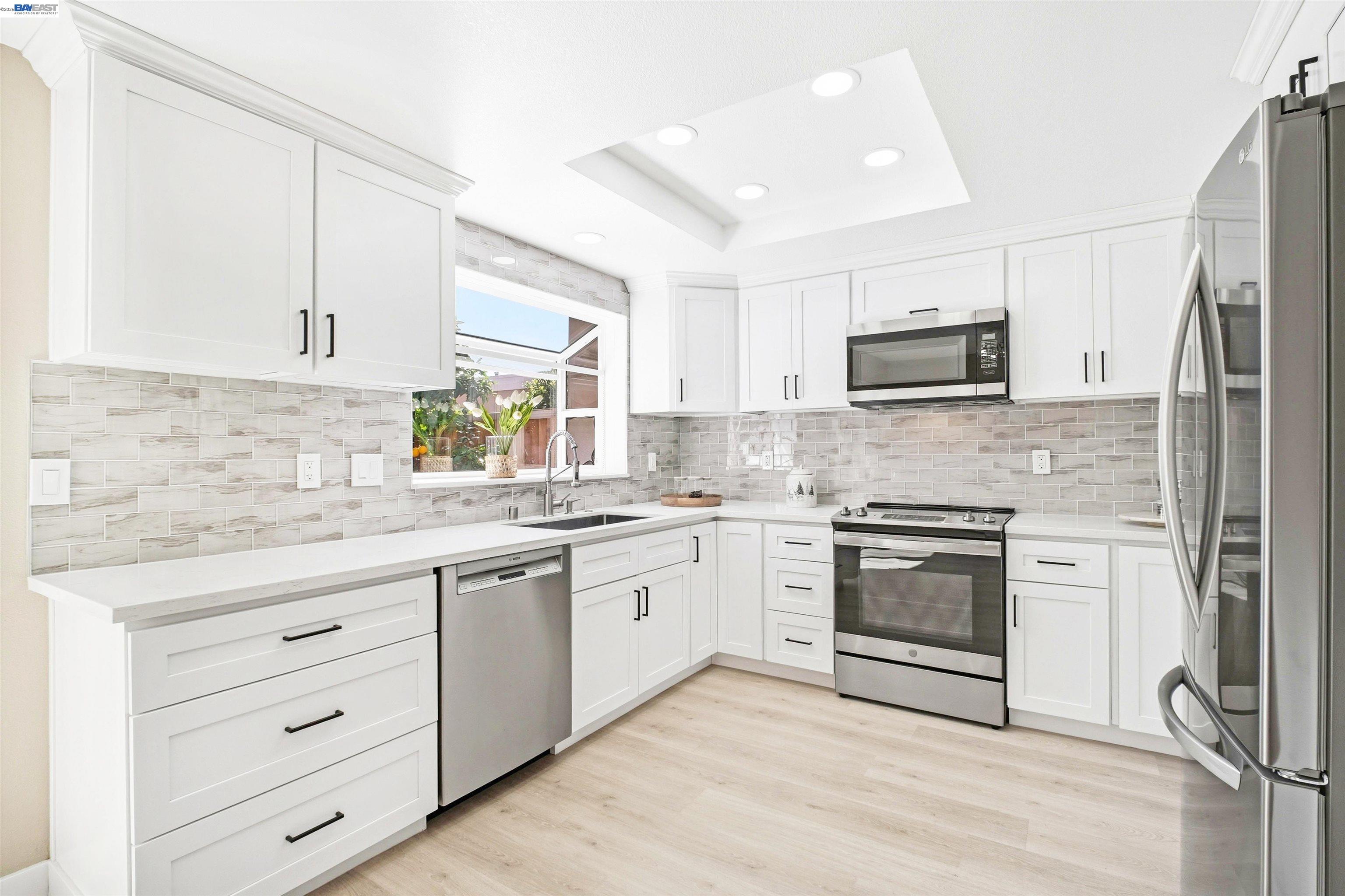 Detail Gallery Image 13 of 39 For 3867 Burton Cmn, Fremont,  CA 94536 - 2 Beds | 2/1 Baths