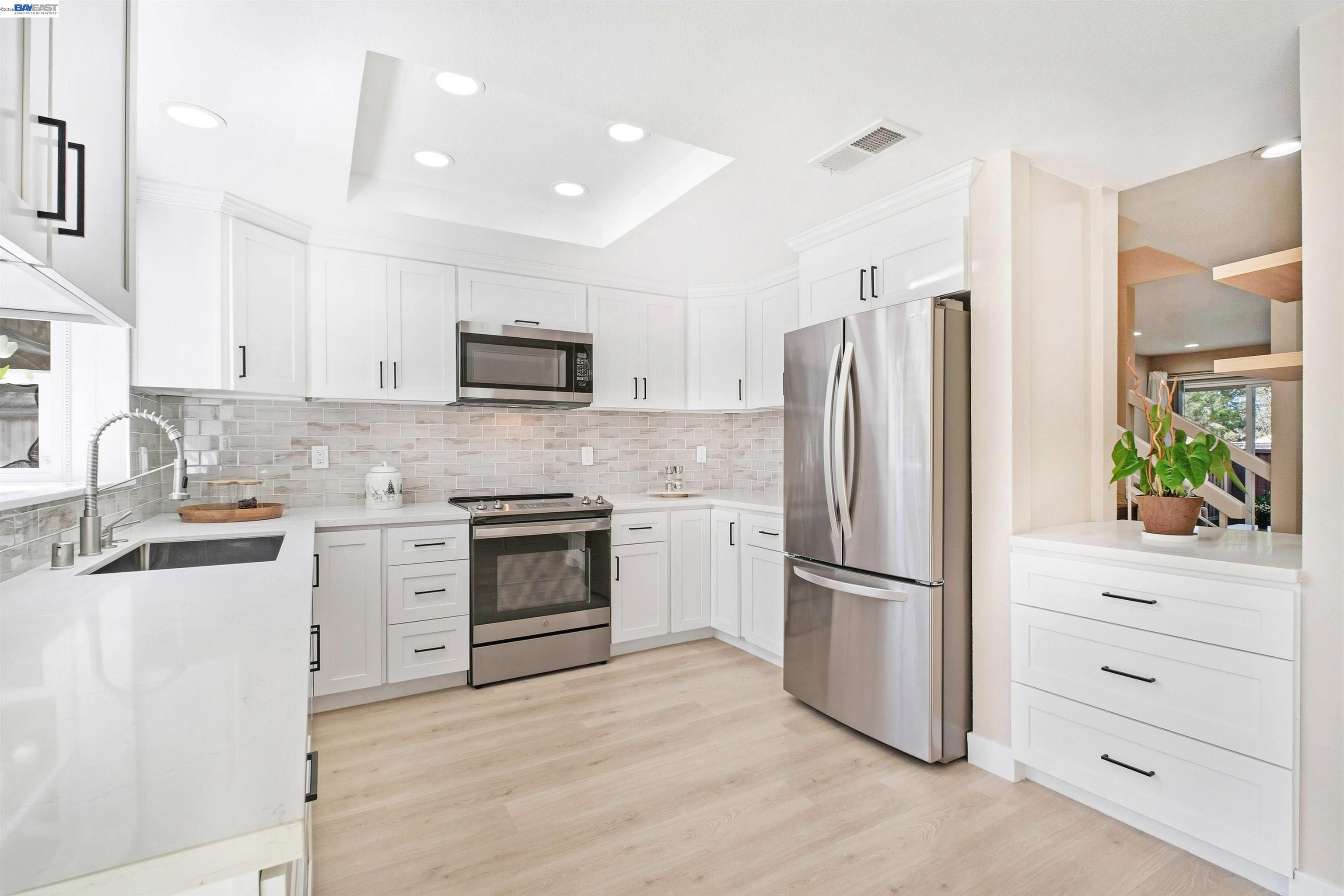 Detail Gallery Image 14 of 39 For 3867 Burton Cmn, Fremont,  CA 94536 - 2 Beds | 2/1 Baths