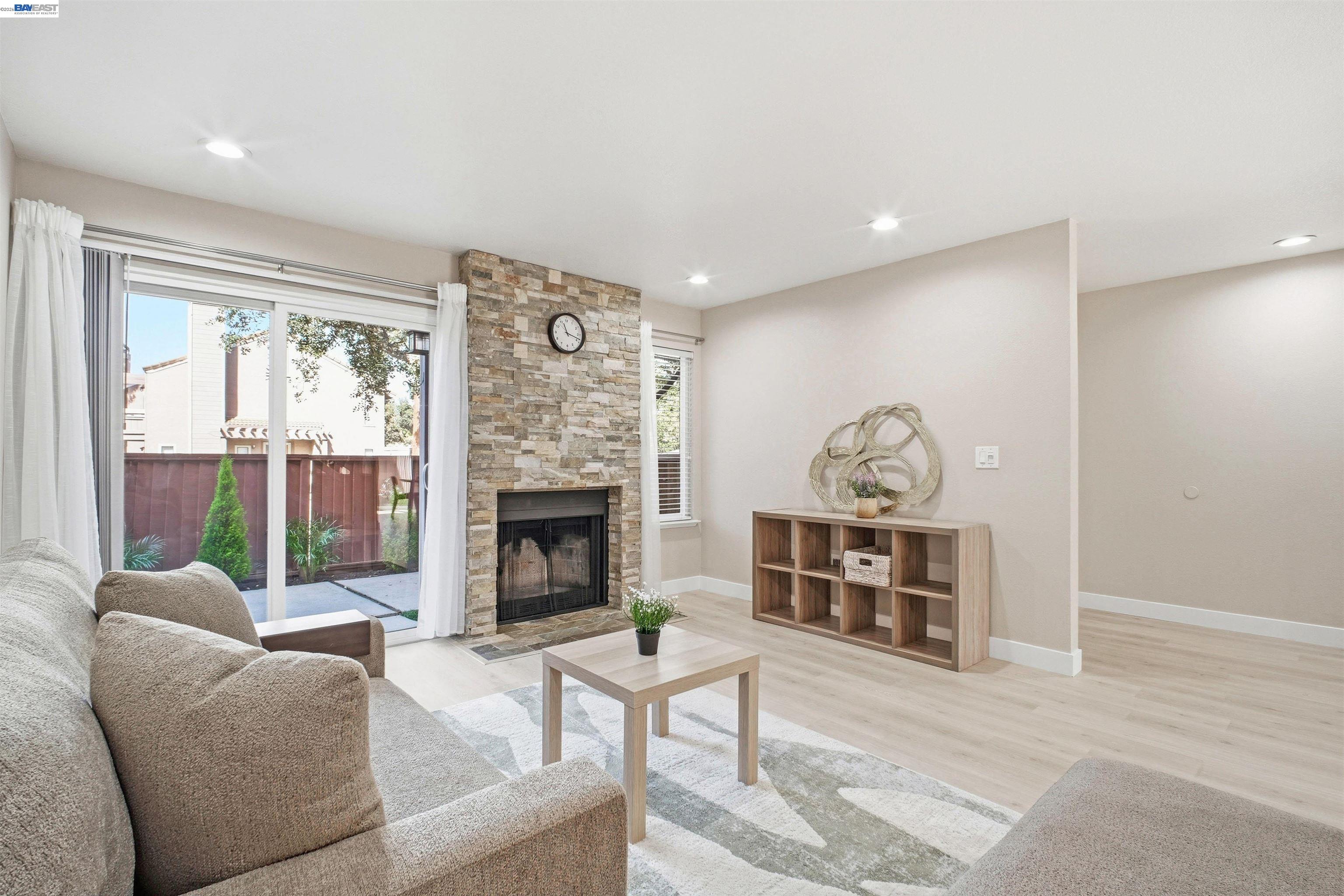 Detail Gallery Image 10 of 39 For 3867 Burton Cmn, Fremont,  CA 94536 - 2 Beds | 2/1 Baths