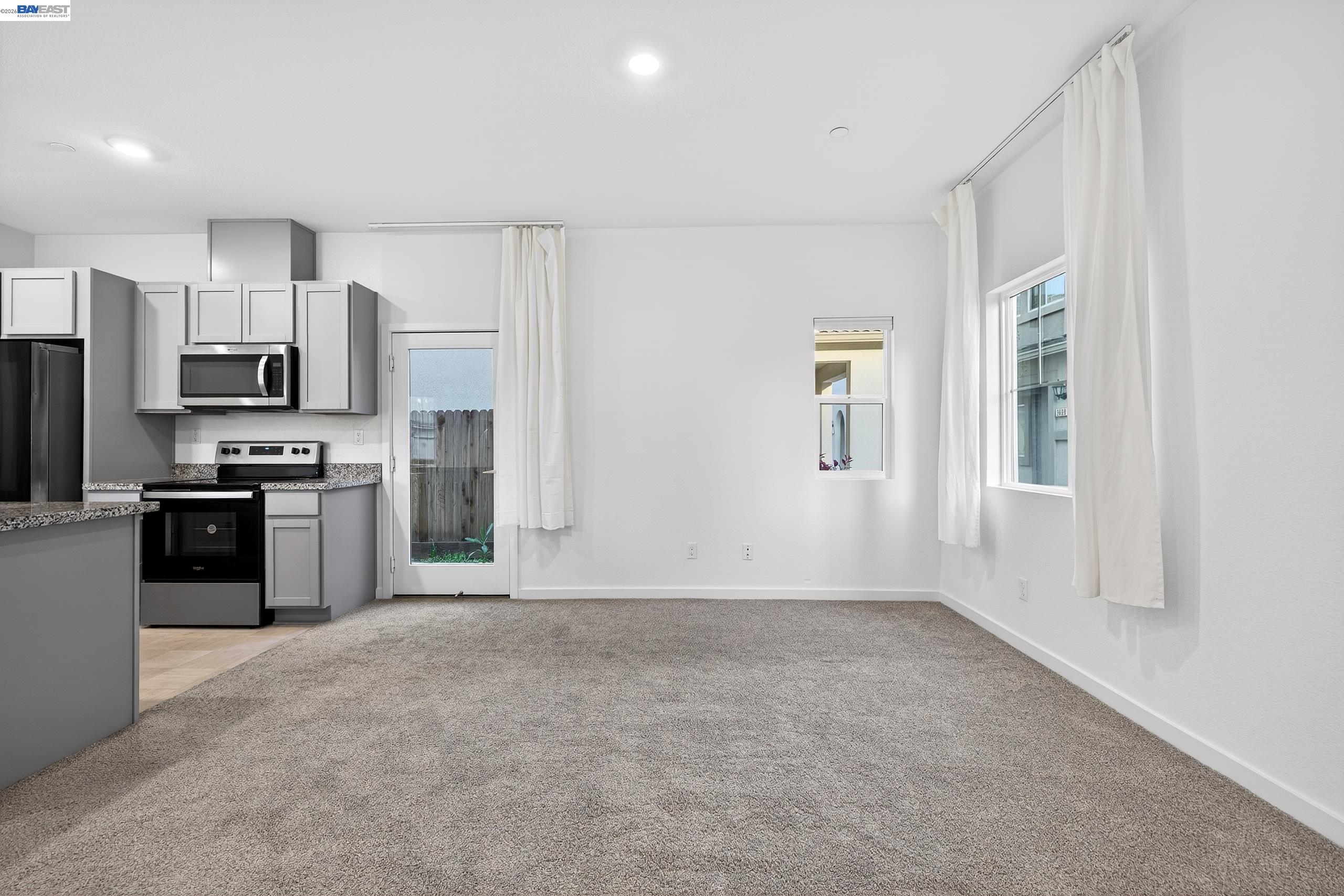 Detail Gallery Image 12 of 45 For 7000 Santa Venetia Pl, Roseville,  CA 95747 - 3 Beds | 2 Baths