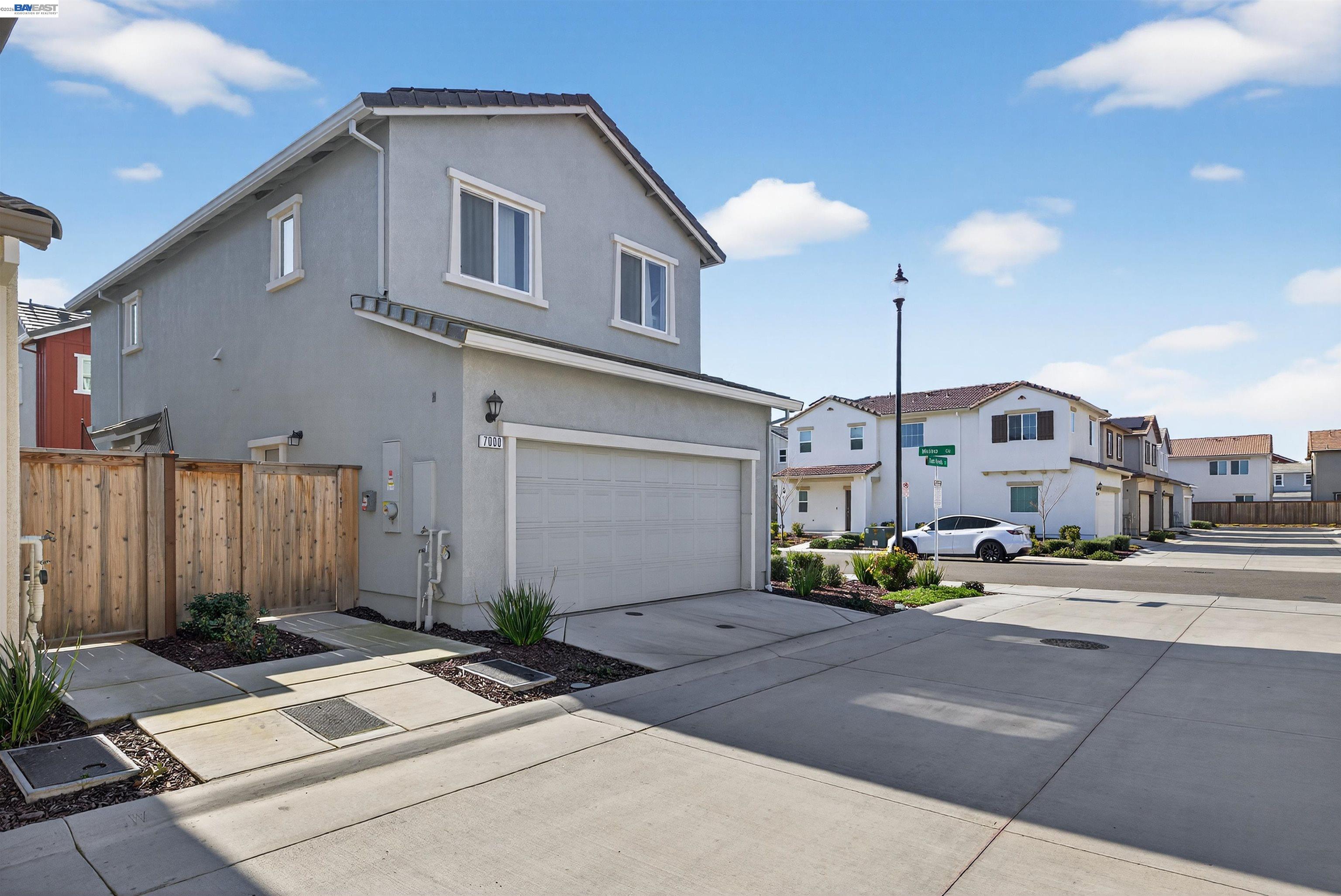 Detail Gallery Image 3 of 45 For 7000 Santa Venetia Pl, Roseville,  CA 95747 - 3 Beds | 2 Baths