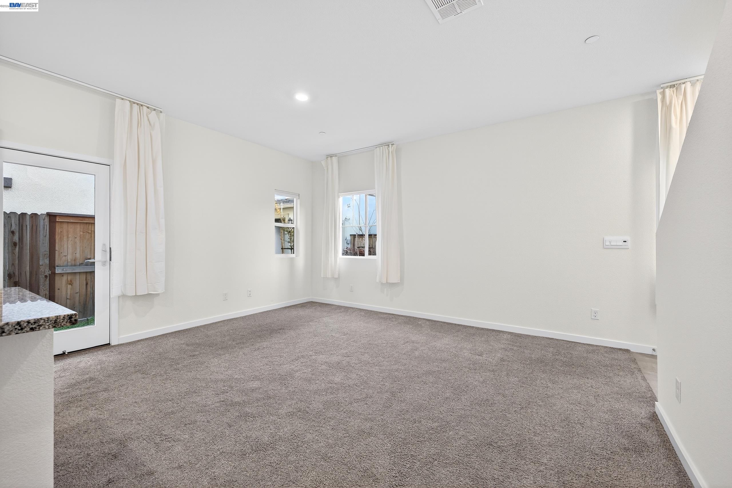 Detail Gallery Image 30 of 45 For 7000 Santa Venetia Pl, Roseville,  CA 95747 - 3 Beds | 2 Baths