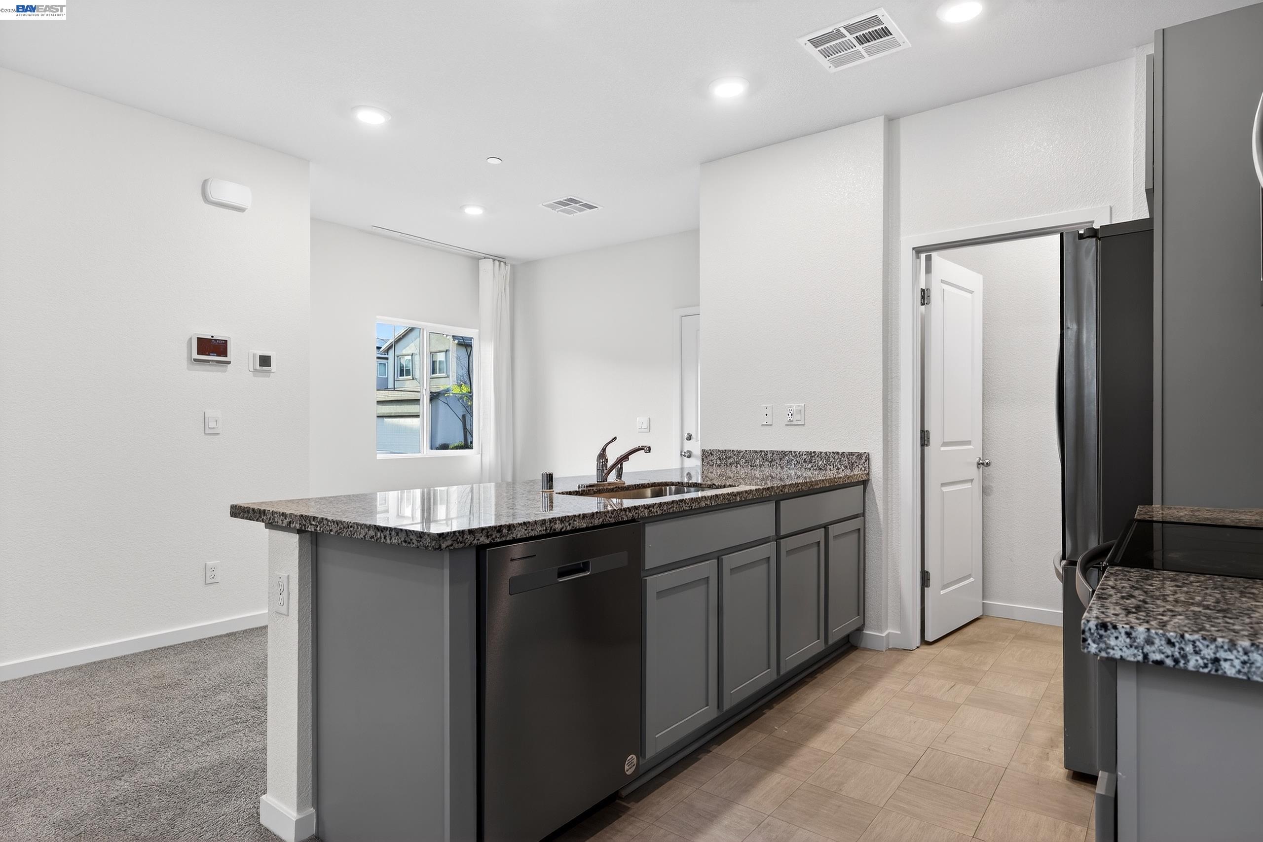 Detail Gallery Image 10 of 45 For 7000 Santa Venetia Pl, Roseville,  CA 95747 - 3 Beds | 2 Baths