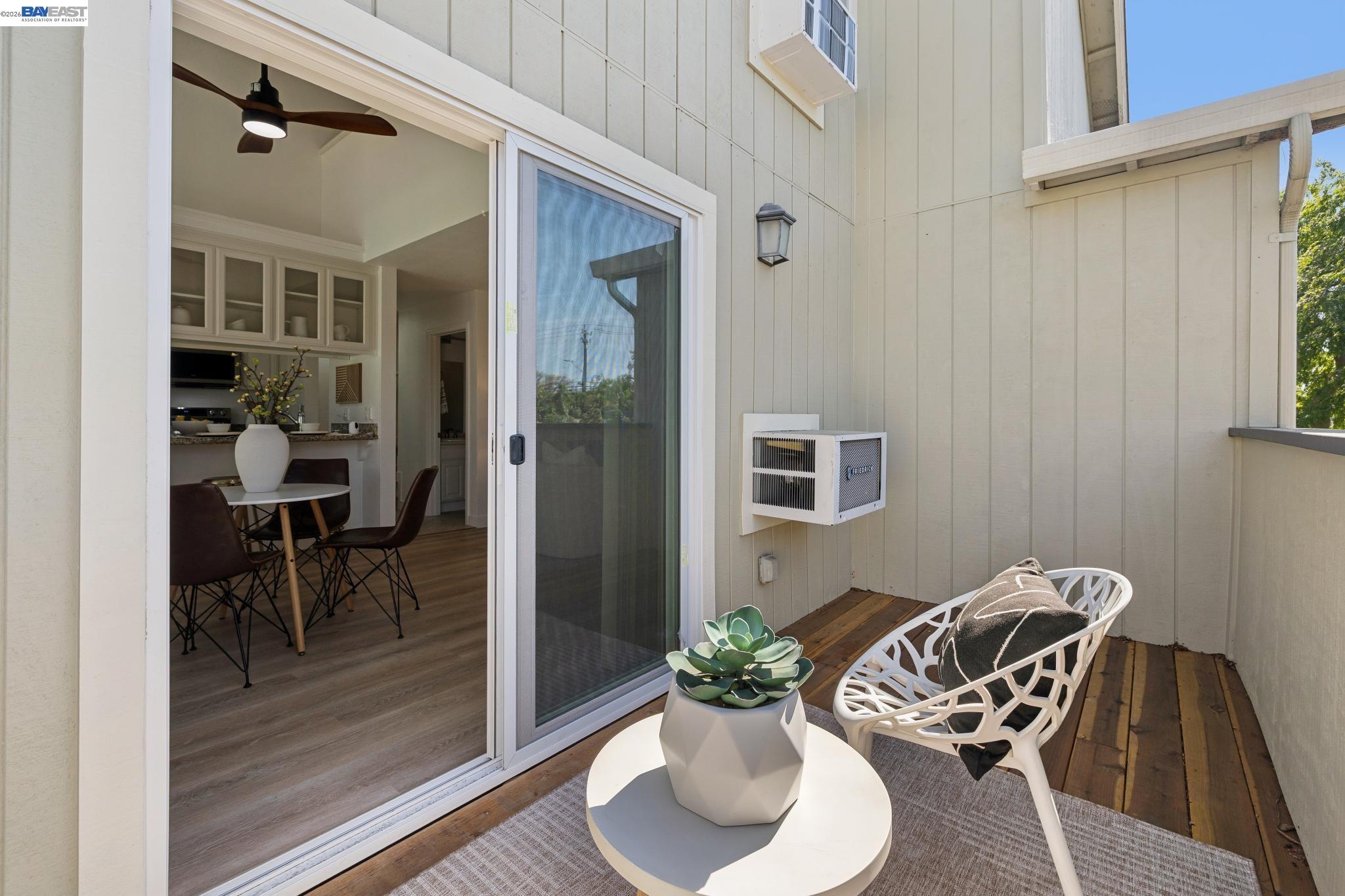 Detail Gallery Image 12 of 32 For 27796 Vasona Ct #2,  Hayward,  CA 94544 - 1 Beds | 1/1 Baths