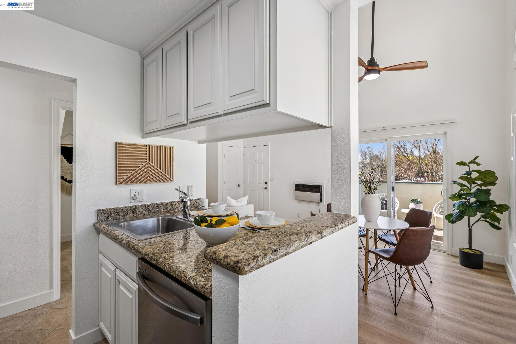 Detail Gallery Image 16 of 32 For 27796 Vasona Ct #2,  Hayward,  CA 94544 - 1 Beds | 1/1 Baths