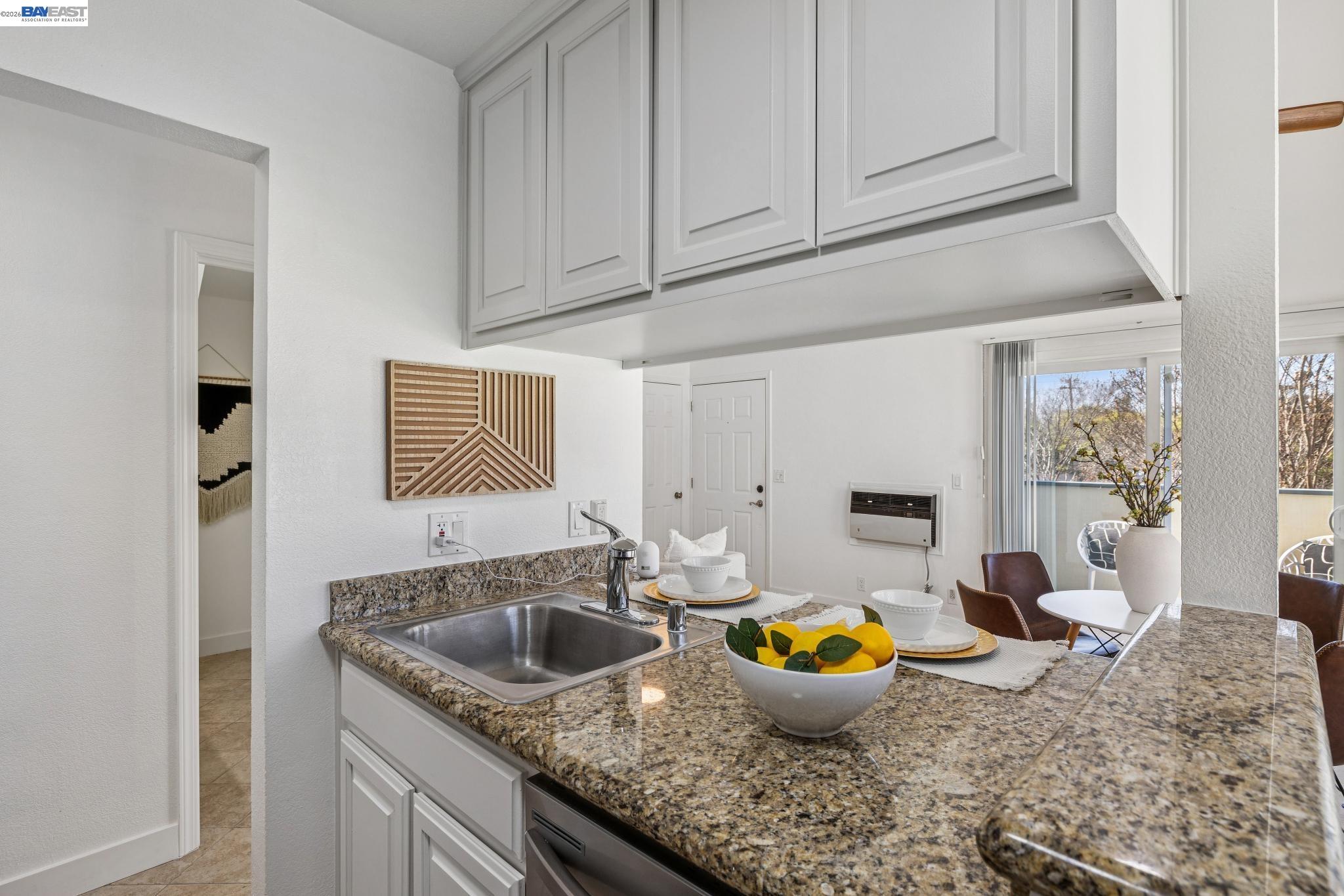 Detail Gallery Image 17 of 32 For 27796 Vasona Ct #2,  Hayward,  CA 94544 - 1 Beds | 1/1 Baths