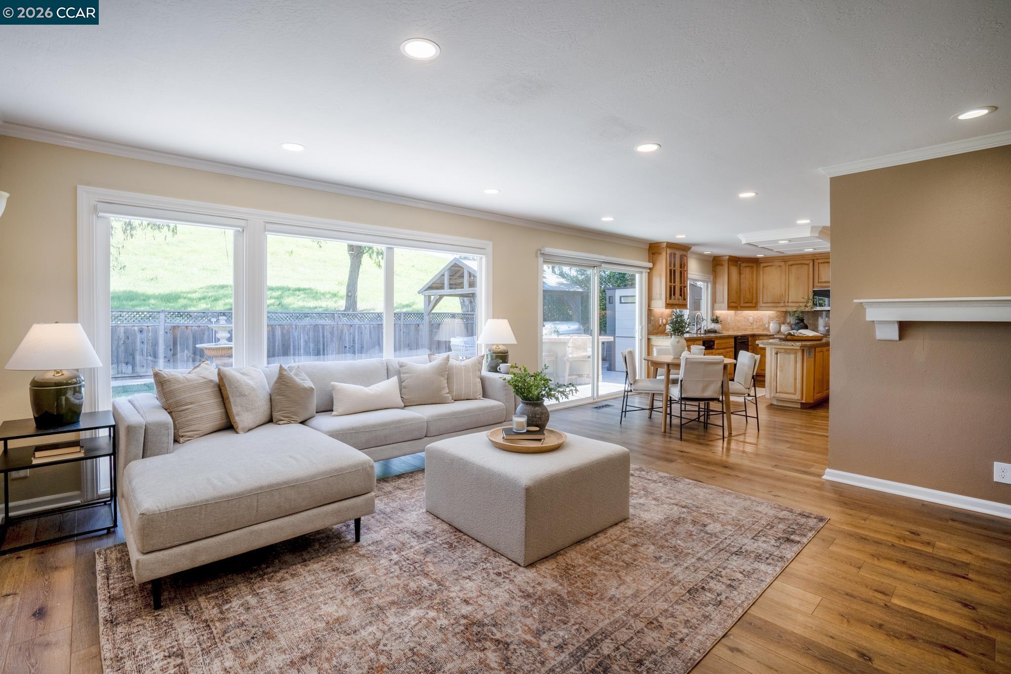 Detail Gallery Image 12 of 32 For 855 Columbine Ct, Danville,  CA 94526 - 4 Beds | 3 Baths