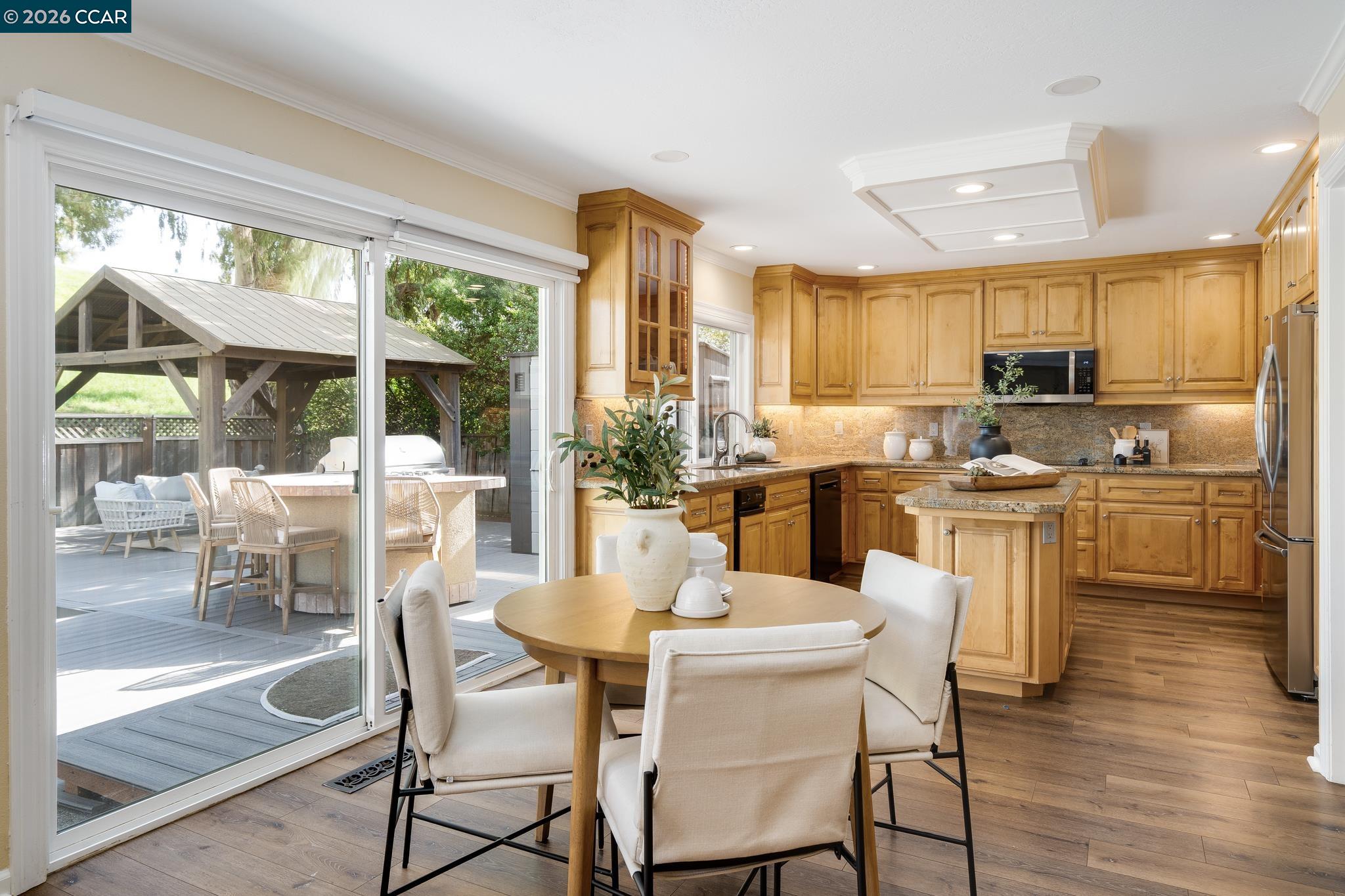 Detail Gallery Image 8 of 21 For 855 Columbine Ct, Danville,  CA 94526 - 4 Beds | 3 Baths