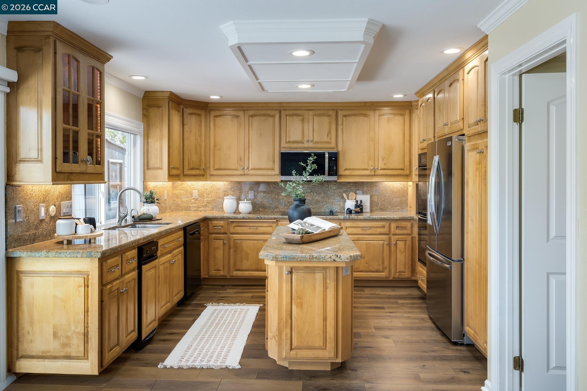 Detail Gallery Image 9 of 32 For 855 Columbine Ct, Danville,  CA 94526 - 4 Beds | 3 Baths