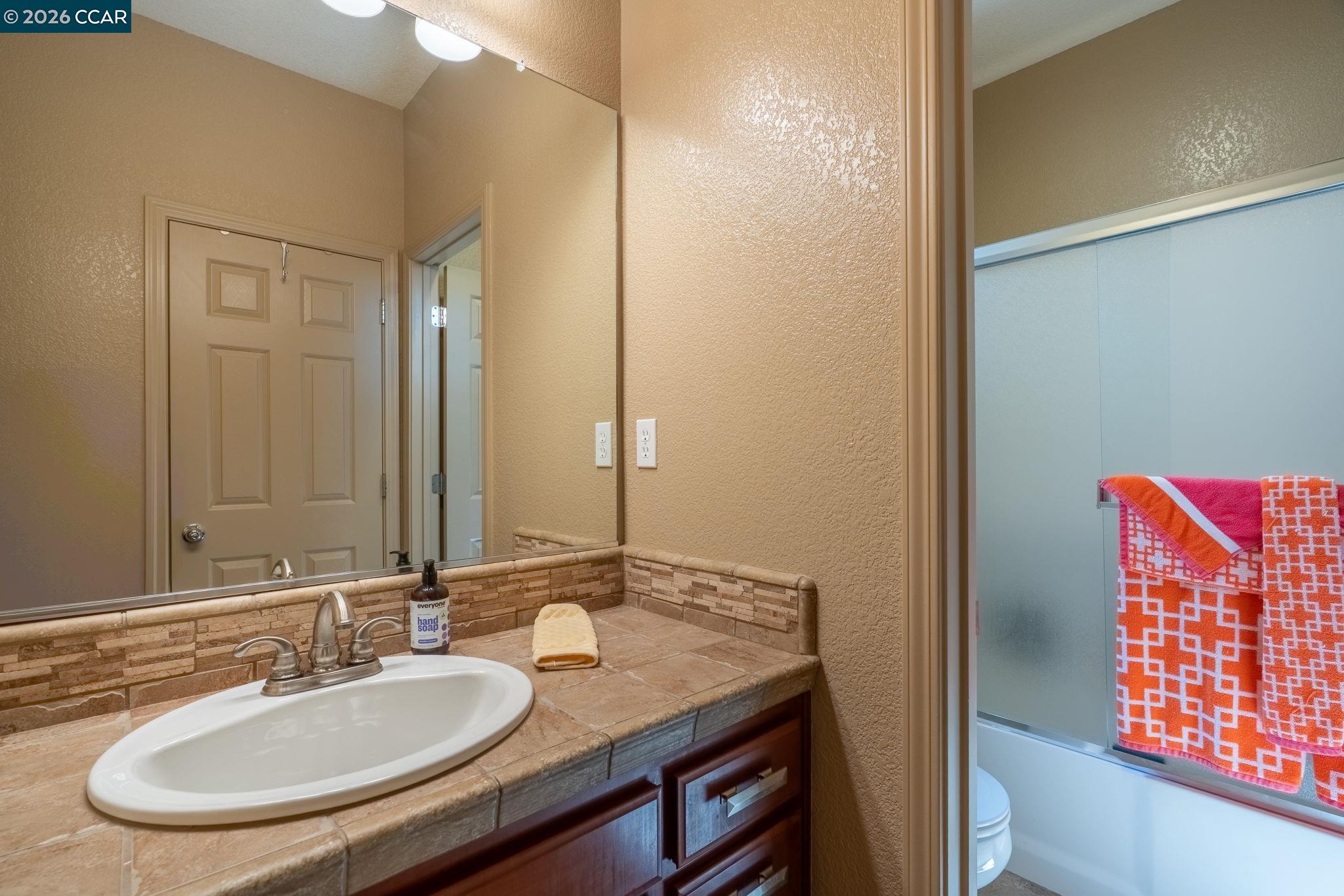 Detail Gallery Image 18 of 40 For 9028 Tee Box Ct, Patterson,  CA 95363 - 4 Beds | 3/1 Baths
