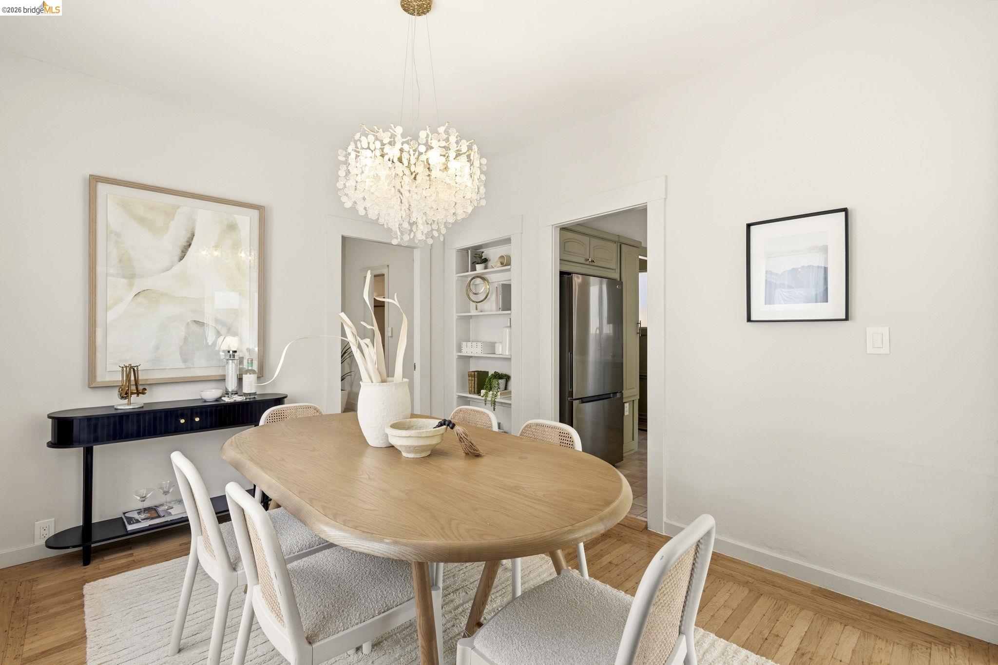 Detail Gallery Image 10 of 36 For 64 Ramona Ave., Oakland,  CA 94611 - 2 Beds | 1 Baths