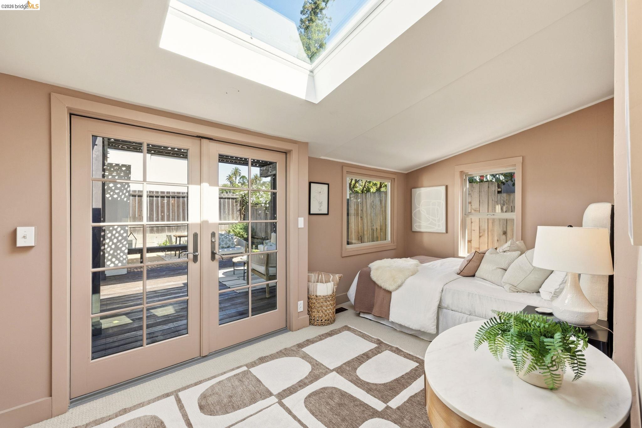 Detail Gallery Image 27 of 36 For 64 Ramona Ave., Oakland,  CA 94611 - 2 Beds | 1 Baths