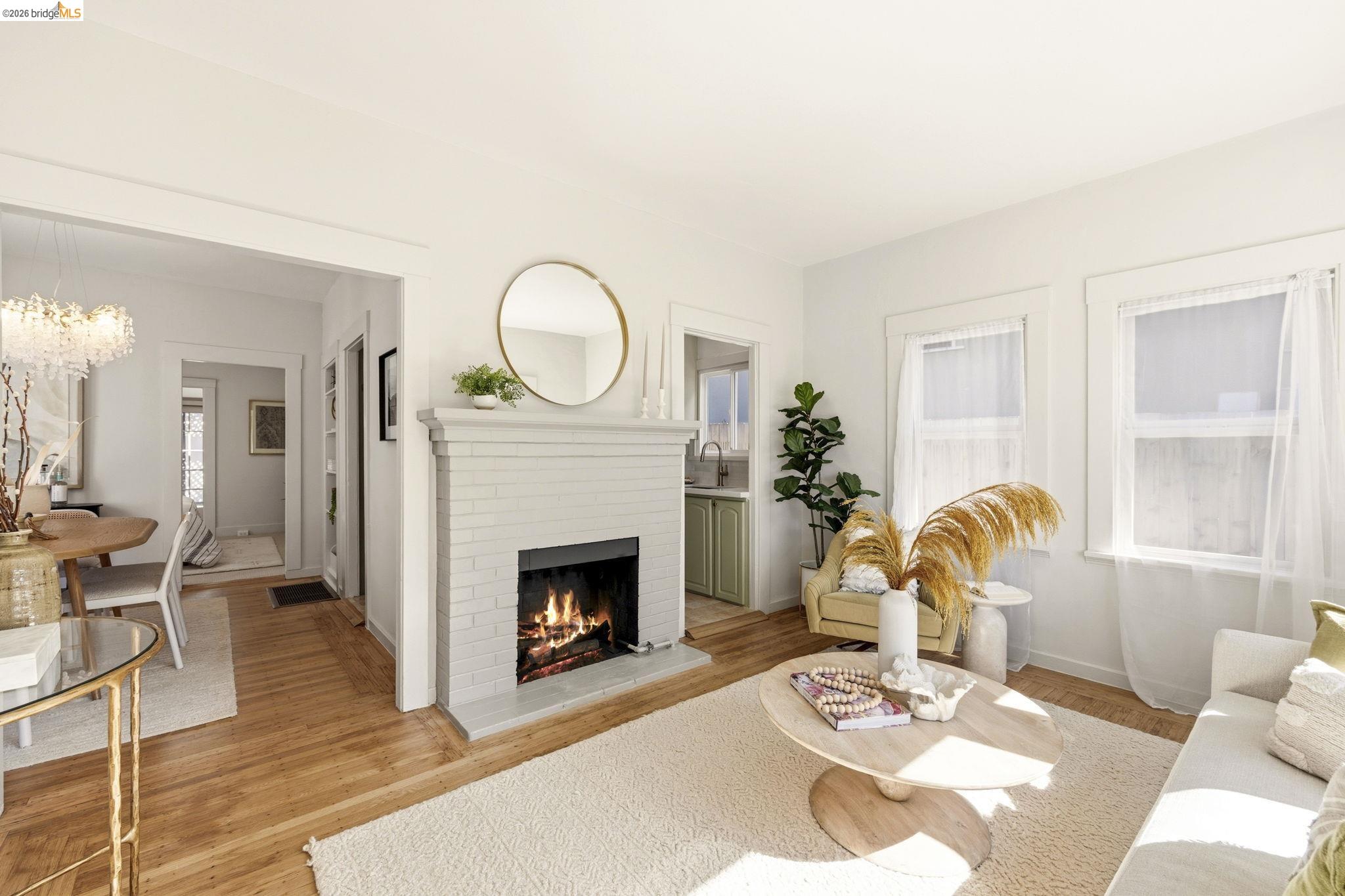 Detail Gallery Image 3 of 36 For 64 Ramona Ave., Oakland,  CA 94611 - 2 Beds | 1 Baths