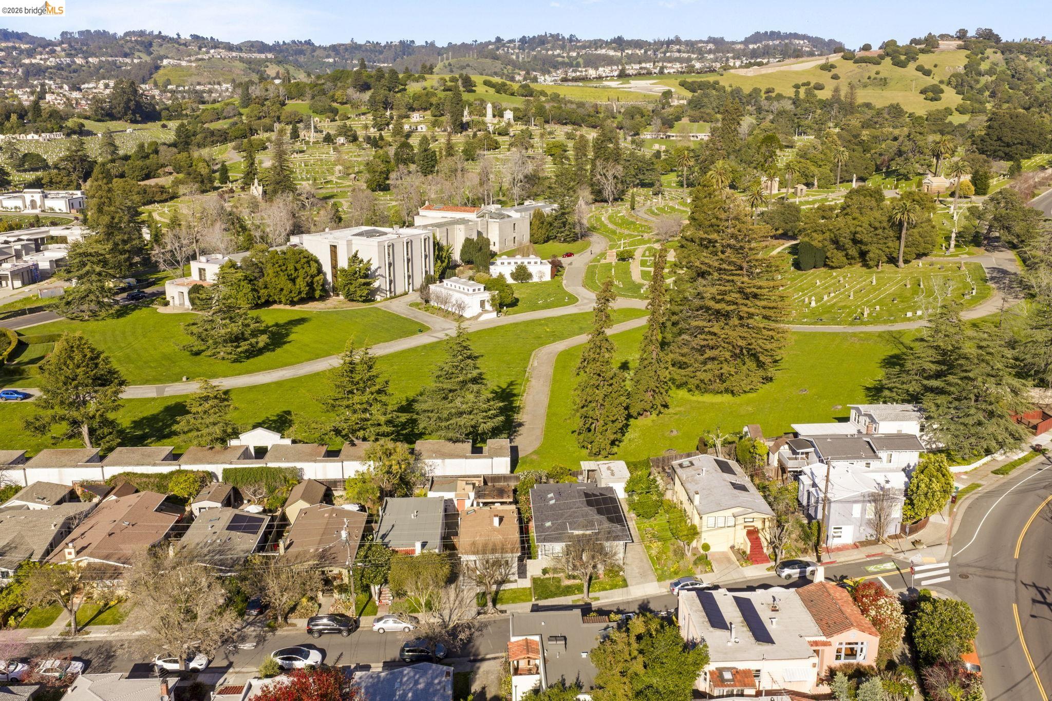 Detail Gallery Image 34 of 36 For 64 Ramona Ave., Oakland,  CA 94611 - 2 Beds | 1 Baths