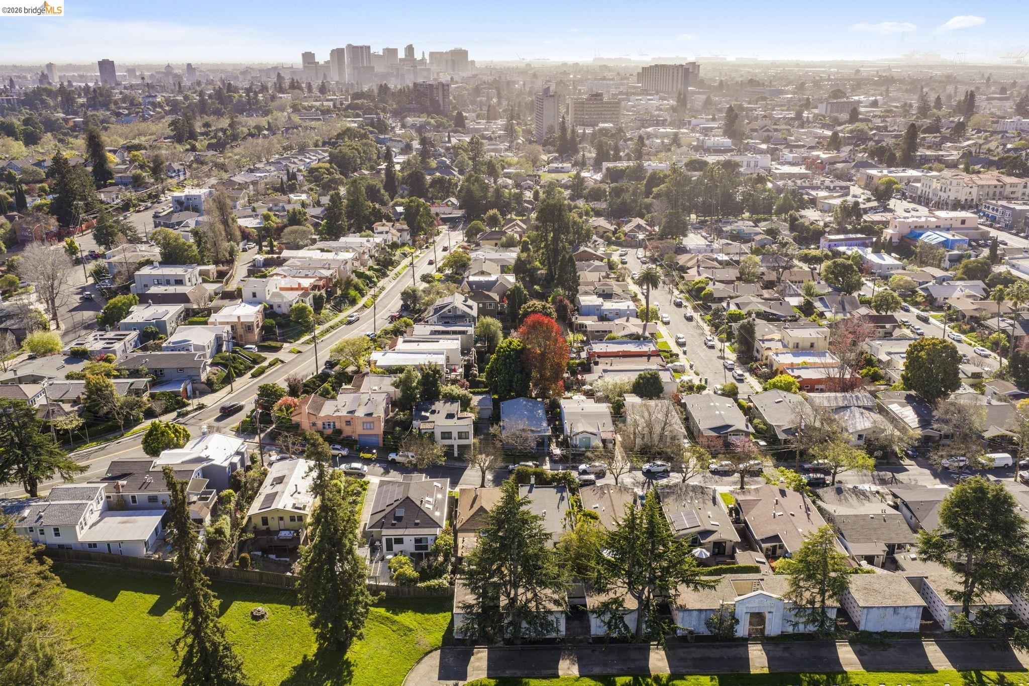 Detail Gallery Image 35 of 36 For 64 Ramona Ave., Oakland,  CA 94611 - 2 Beds | 1 Baths