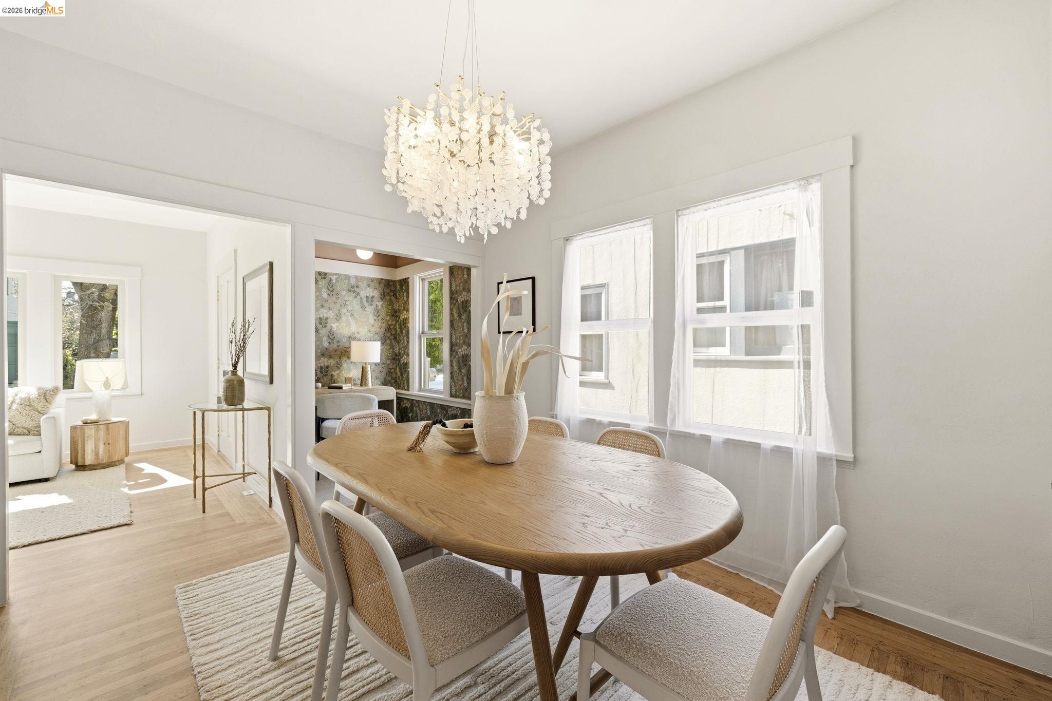 Detail Gallery Image 9 of 36 For 64 Ramona Ave., Oakland,  CA 94611 - 2 Beds | 1 Baths