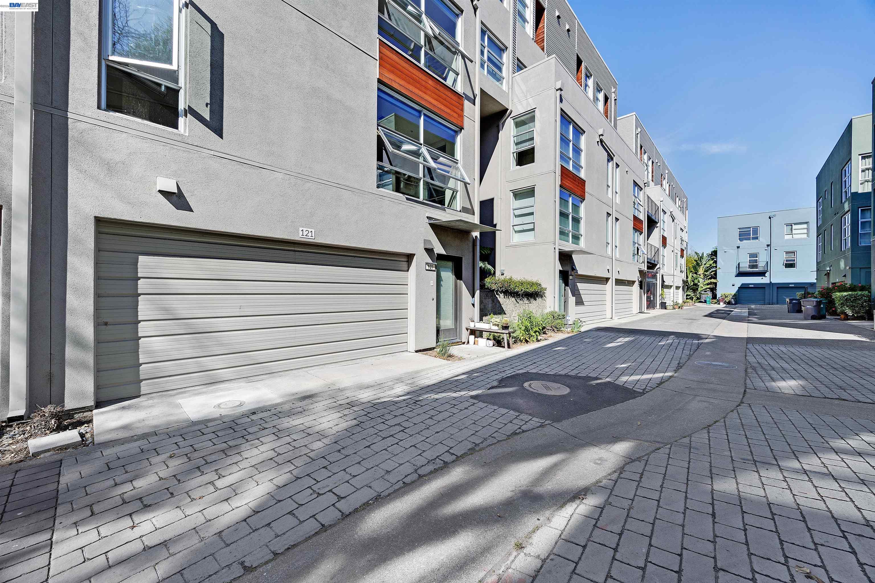 Photo #3: 41126795 Listing: Photo #3