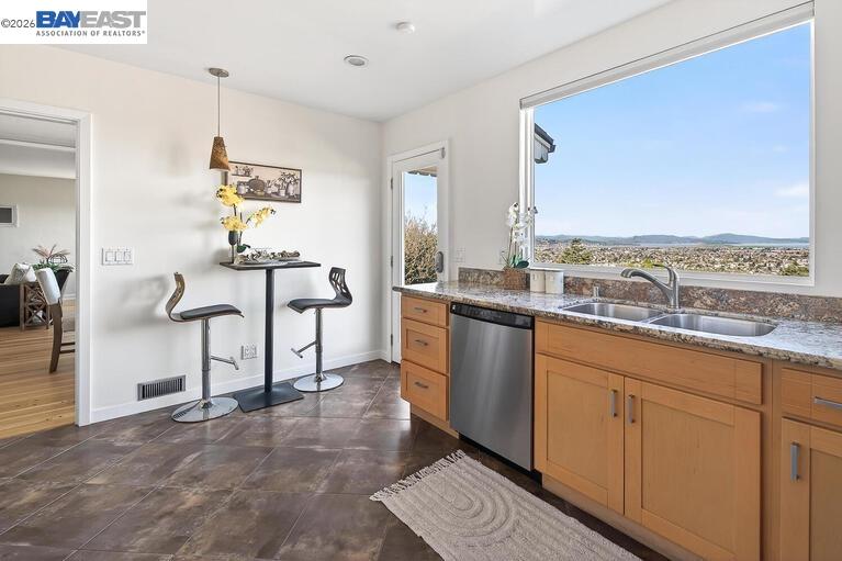 Detail Gallery Image 12 of 34 For 2515 Alva Ave, El Cerrito,  CA 94530 - 2 Beds | 1/1 Baths