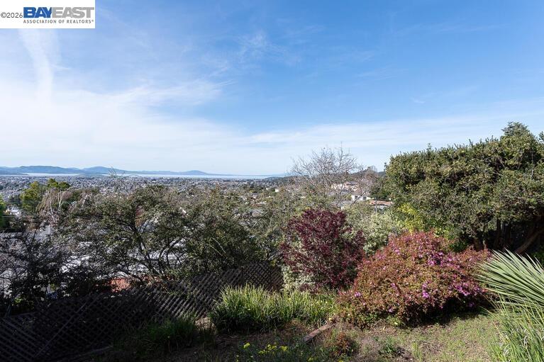 Detail Gallery Image 30 of 34 For 2515 Alva Ave, El Cerrito,  CA 94530 - 2 Beds | 1/1 Baths