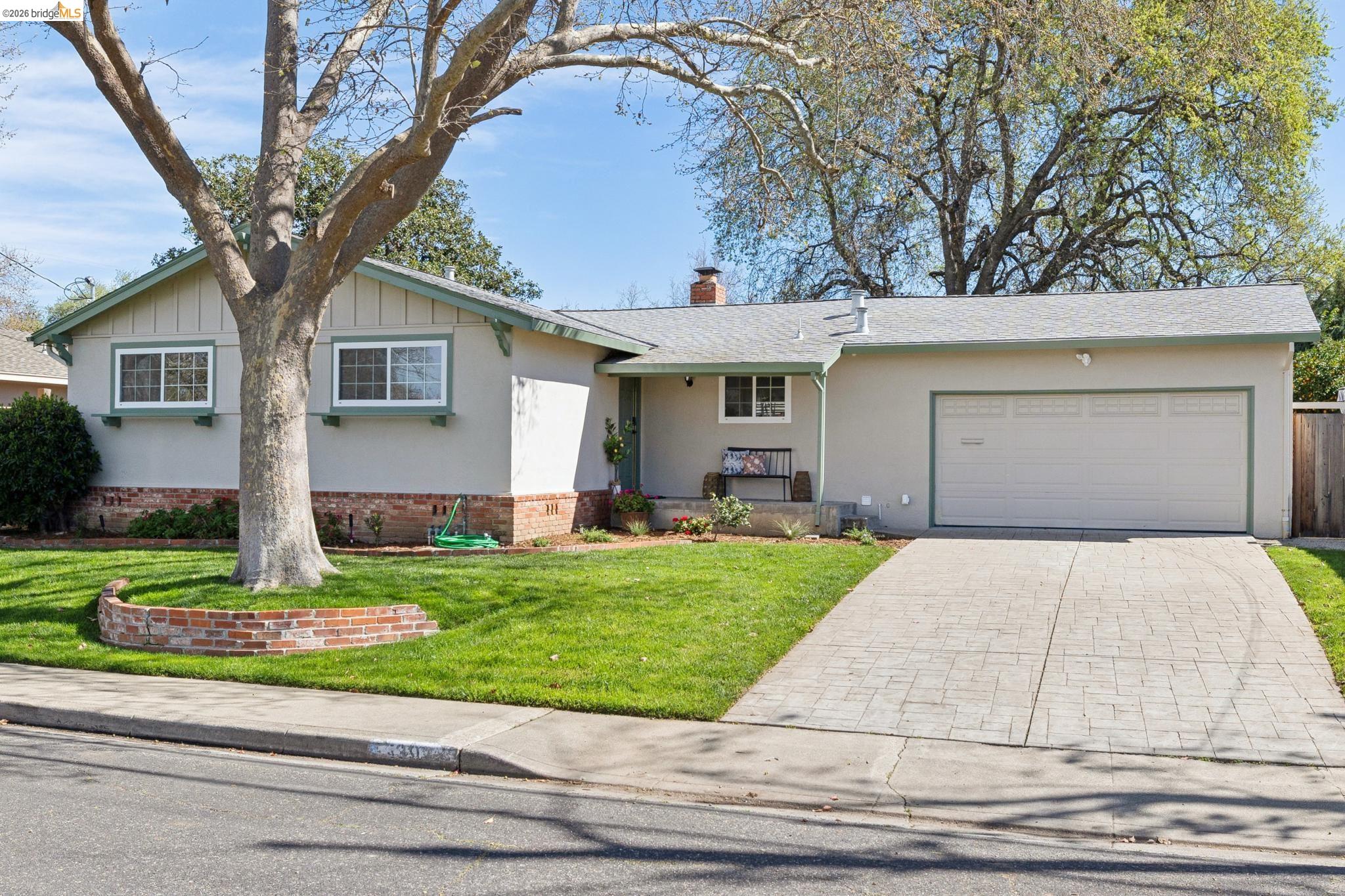 Detail Gallery Image 2 of 45 For 3994 Newcastle Rd, Concord,  CA 94519 - 3 Beds | 2 Baths