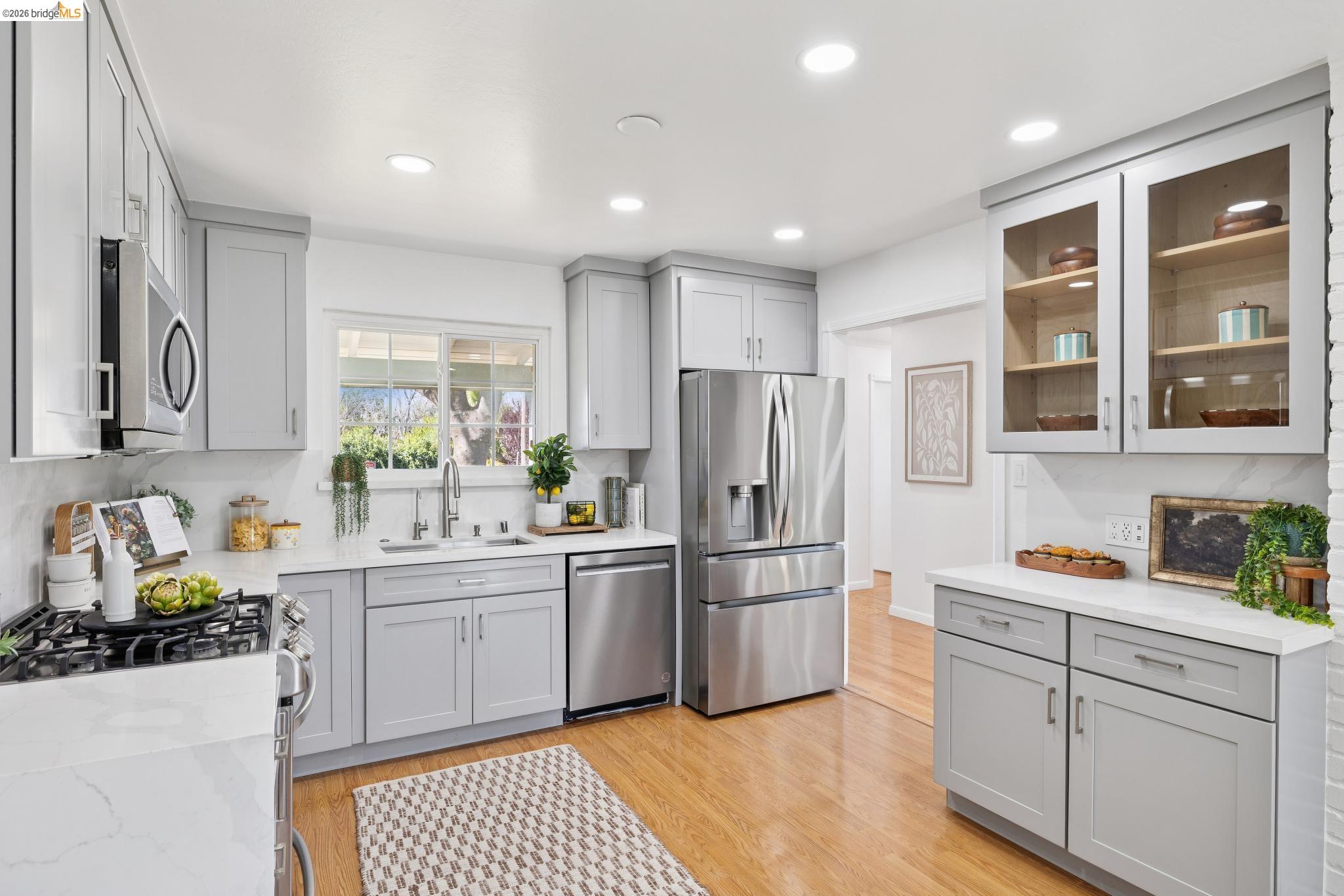 Detail Gallery Image 12 of 45 For 3994 Newcastle Rd, Concord,  CA 94519 - 3 Beds | 2 Baths