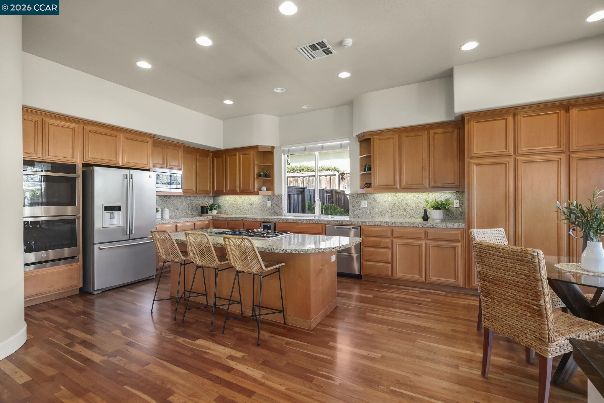 Detail Gallery Image 9 of 43 For 2000 Sorrelwood Ct, San Ramon,  CA 94582 - 5 Beds | 4/1 Baths