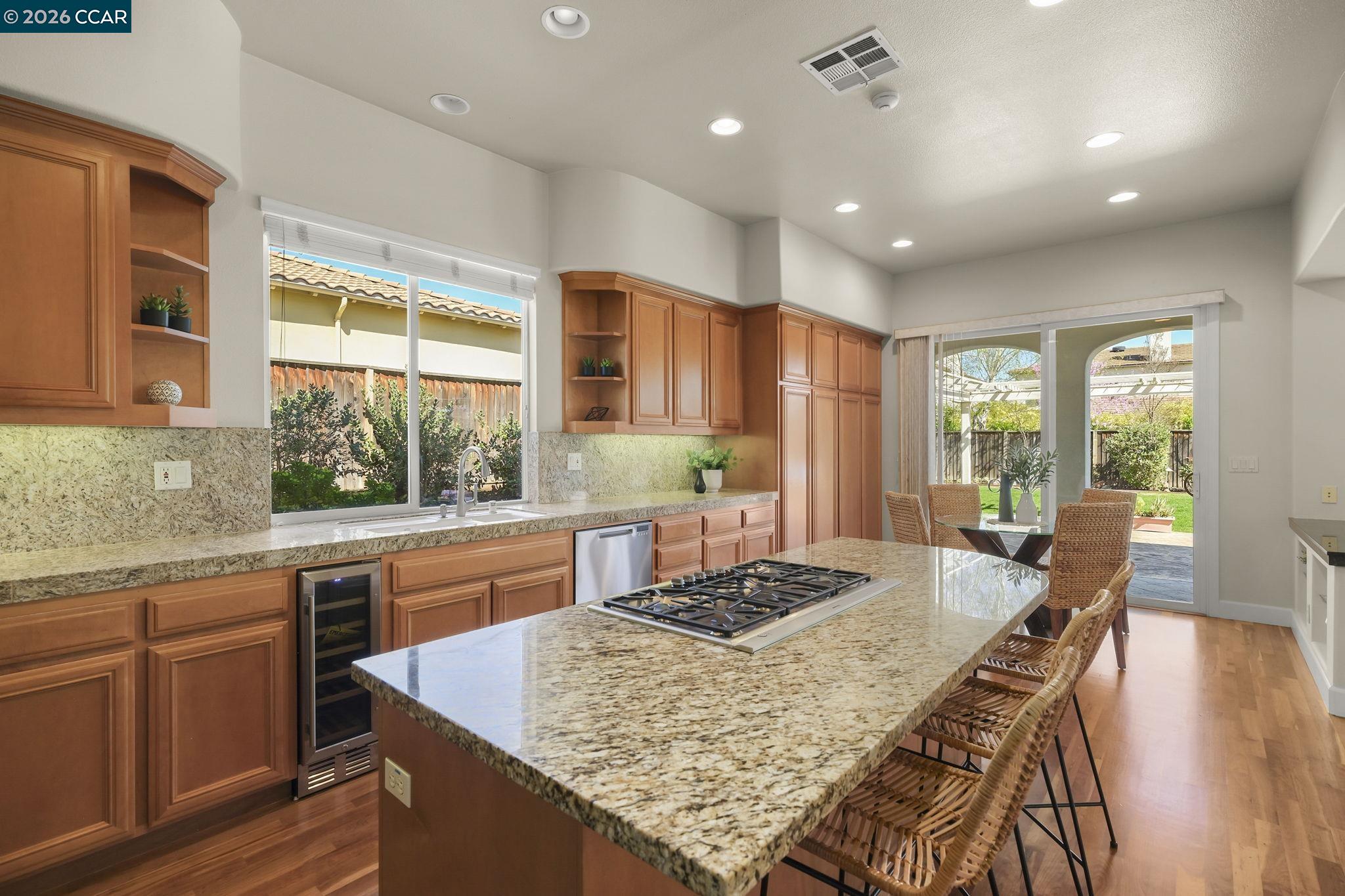 Detail Gallery Image 12 of 43 For 2000 Sorrelwood Ct, San Ramon,  CA 94582 - 5 Beds | 4/1 Baths