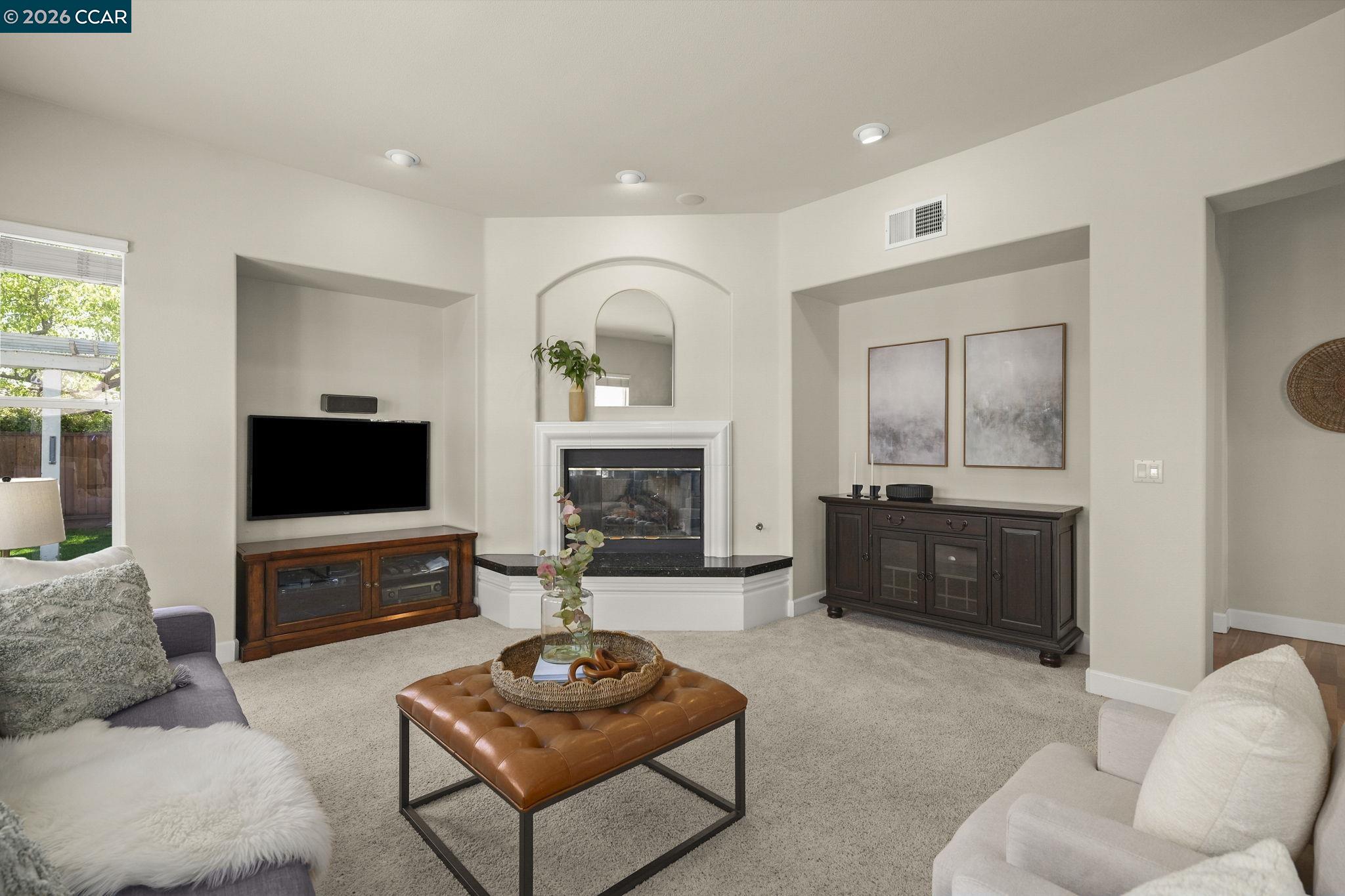 Detail Gallery Image 16 of 43 For 2000 Sorrelwood Ct, San Ramon,  CA 94582 - 5 Beds | 4/1 Baths