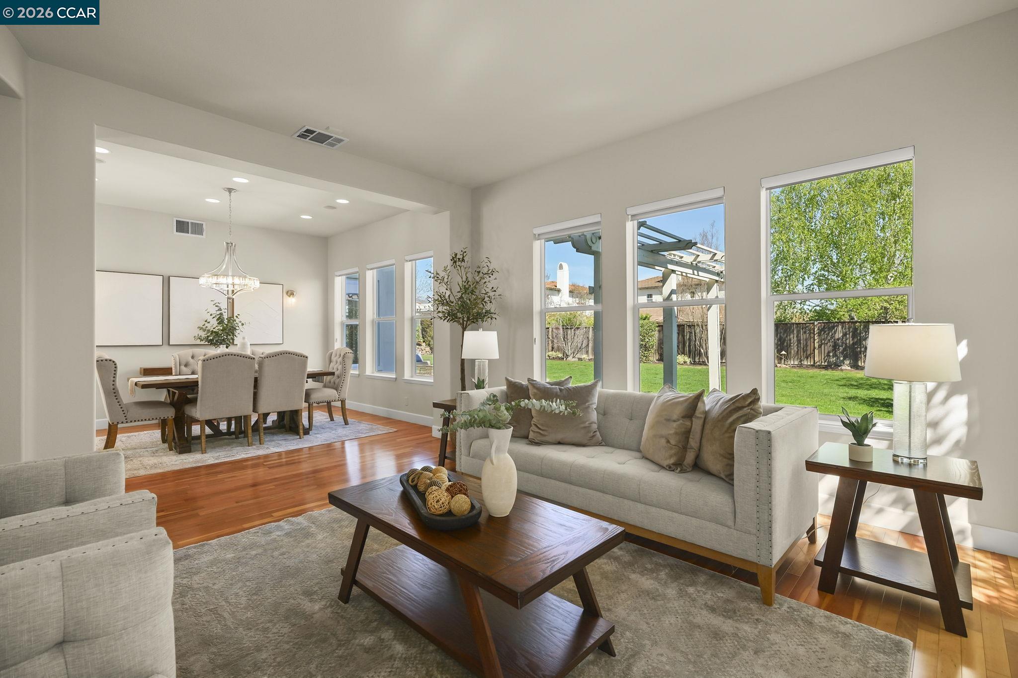 Detail Gallery Image 6 of 43 For 2000 Sorrelwood Ct, San Ramon,  CA 94582 - 5 Beds | 4/1 Baths