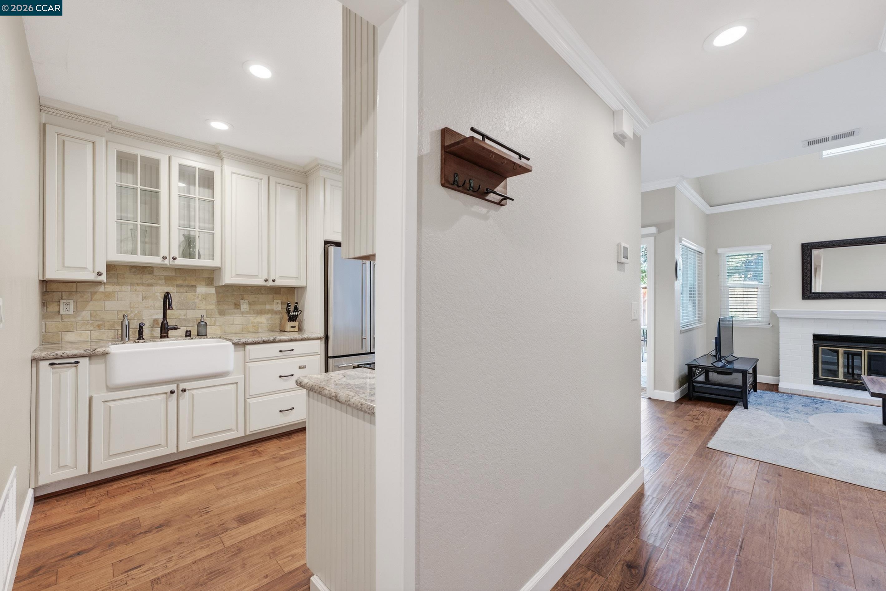 Photo #8: 41126800 Listing: Photo #8