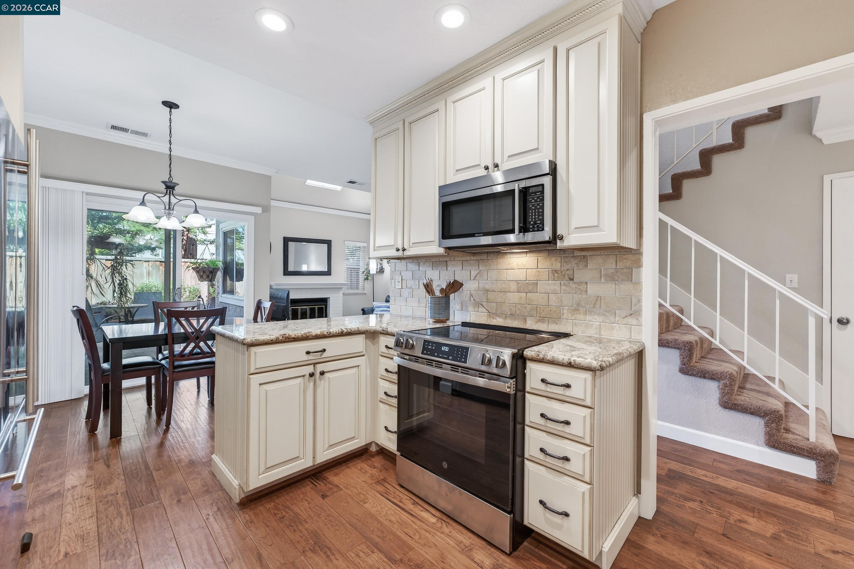 Photo #10: 41126800 Listing: Photo #10