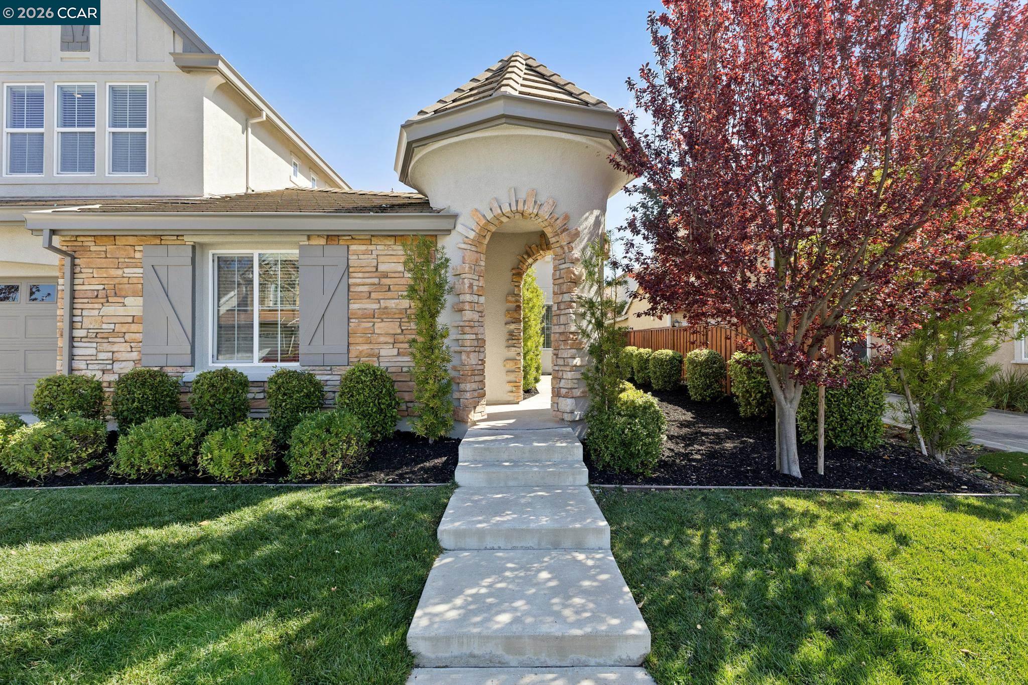 Detail Gallery Image 2 of 59 For 6183 Kearny Way, San Ramon,  CA 94582 - 4 Beds | 3/1 Baths