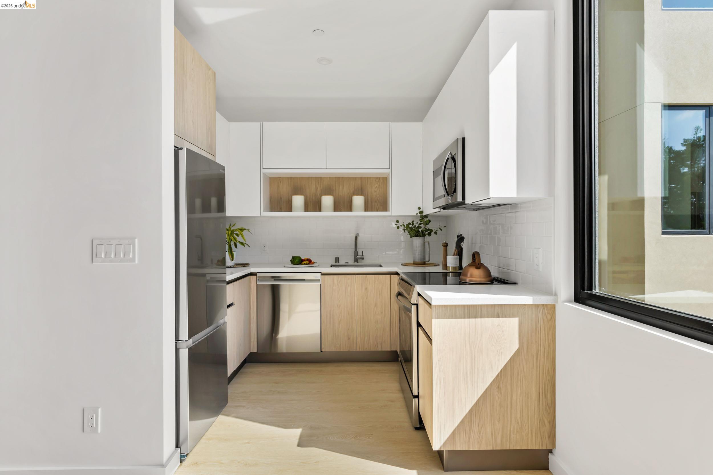 Detail Gallery Image 19 of 32 For 4037 Park Blvd, Oakland,  CA 94602 - 3 Beds | 2 Baths