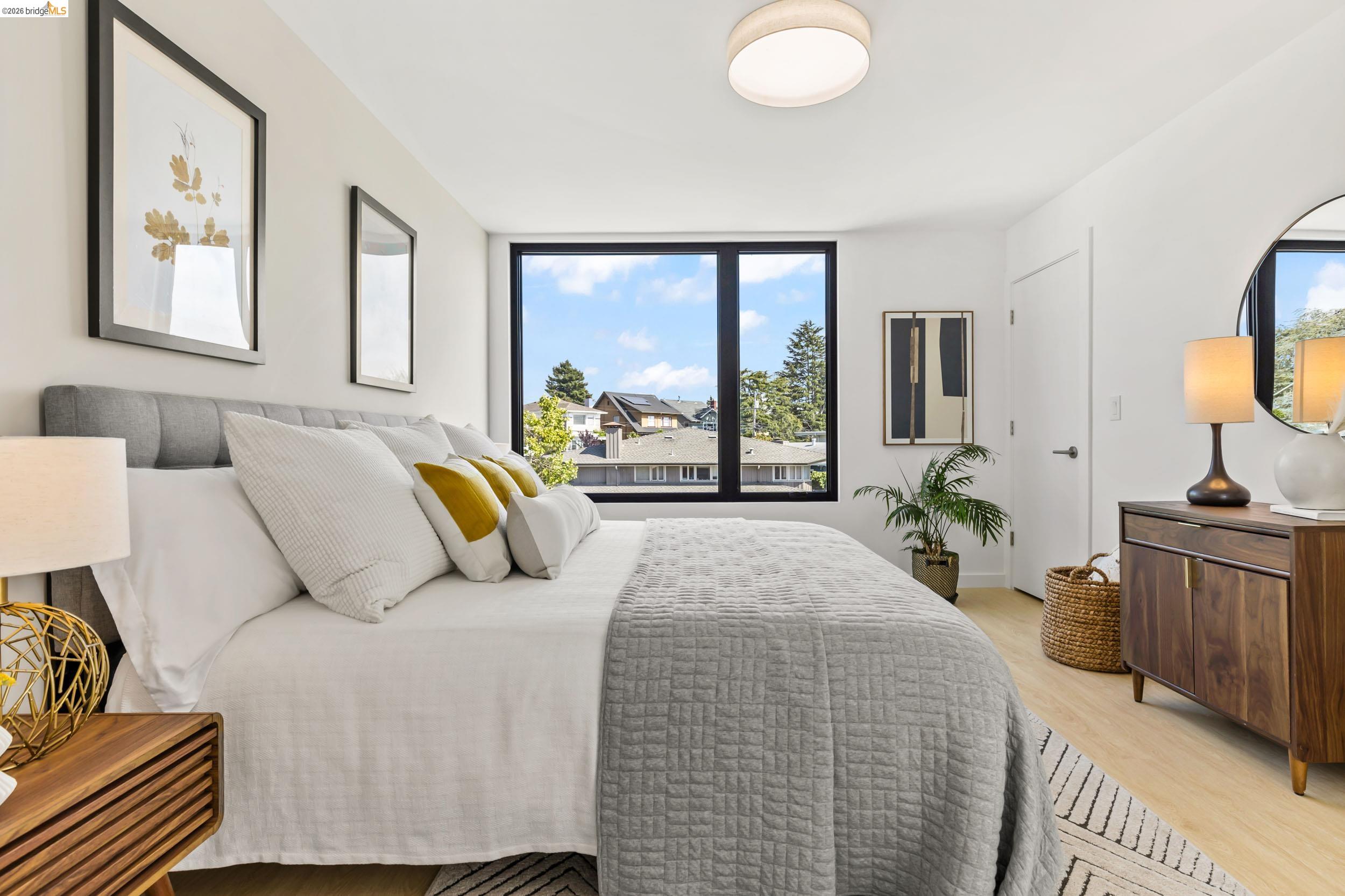 Detail Gallery Image 25 of 32 For 4037 Park Blvd, Oakland,  CA 94602 - 3 Beds | 2 Baths