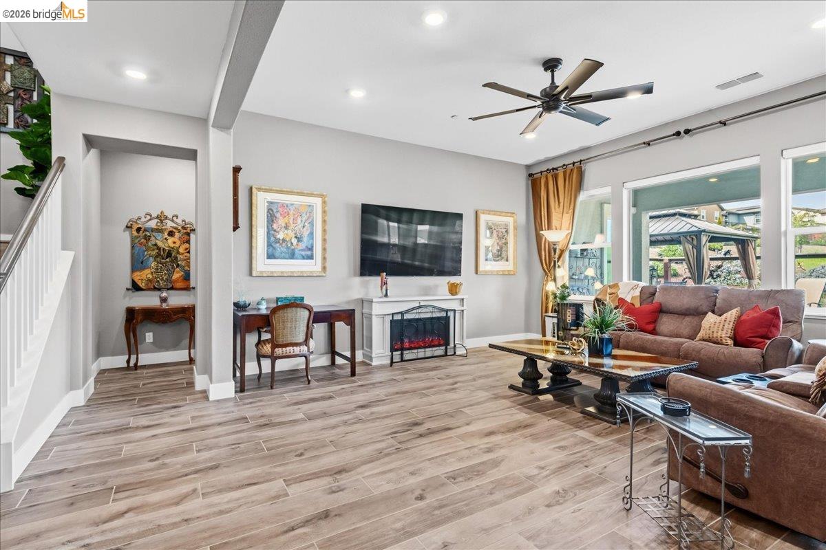 Detail Gallery Image 12 of 49 For 931 via Veneto, San Ramon,  CA 94583 - 4 Beds | 3 Baths