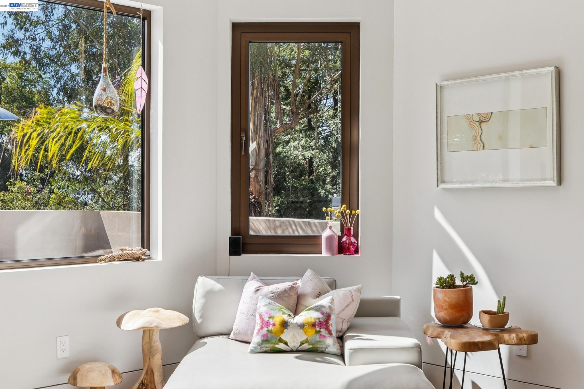 Detail Gallery Image 14 of 60 For 2588 Scout Rd, Oakland,  CA 94611 - 4 Beds | 3/1 Baths