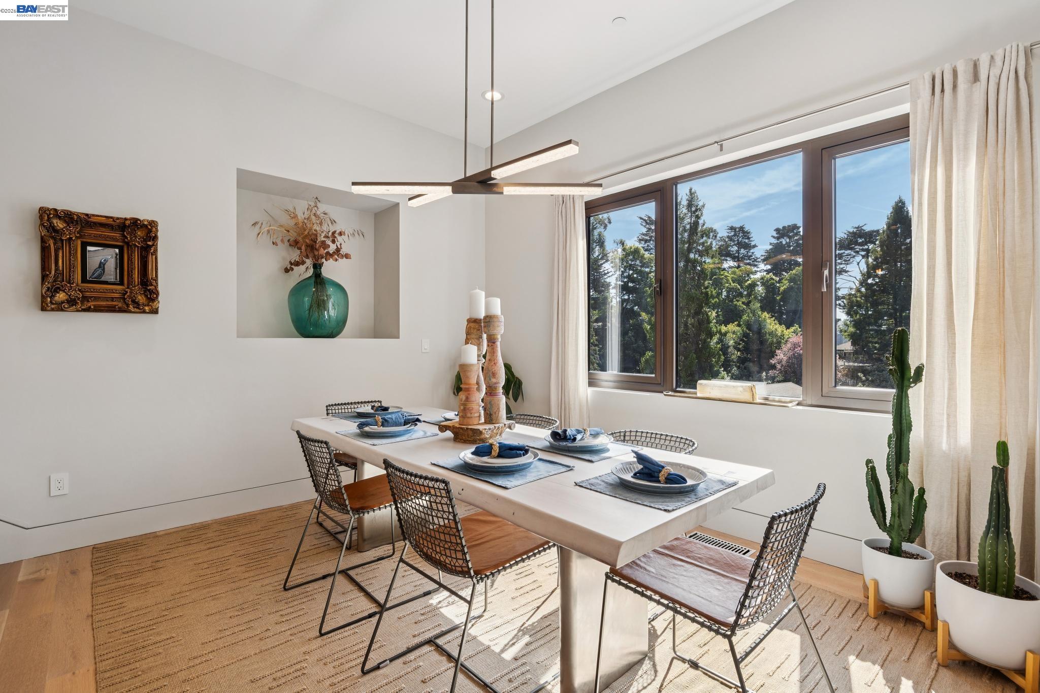 Detail Gallery Image 25 of 60 For 2588 Scout Rd, Oakland,  CA 94611 - 4 Beds | 3/1 Baths