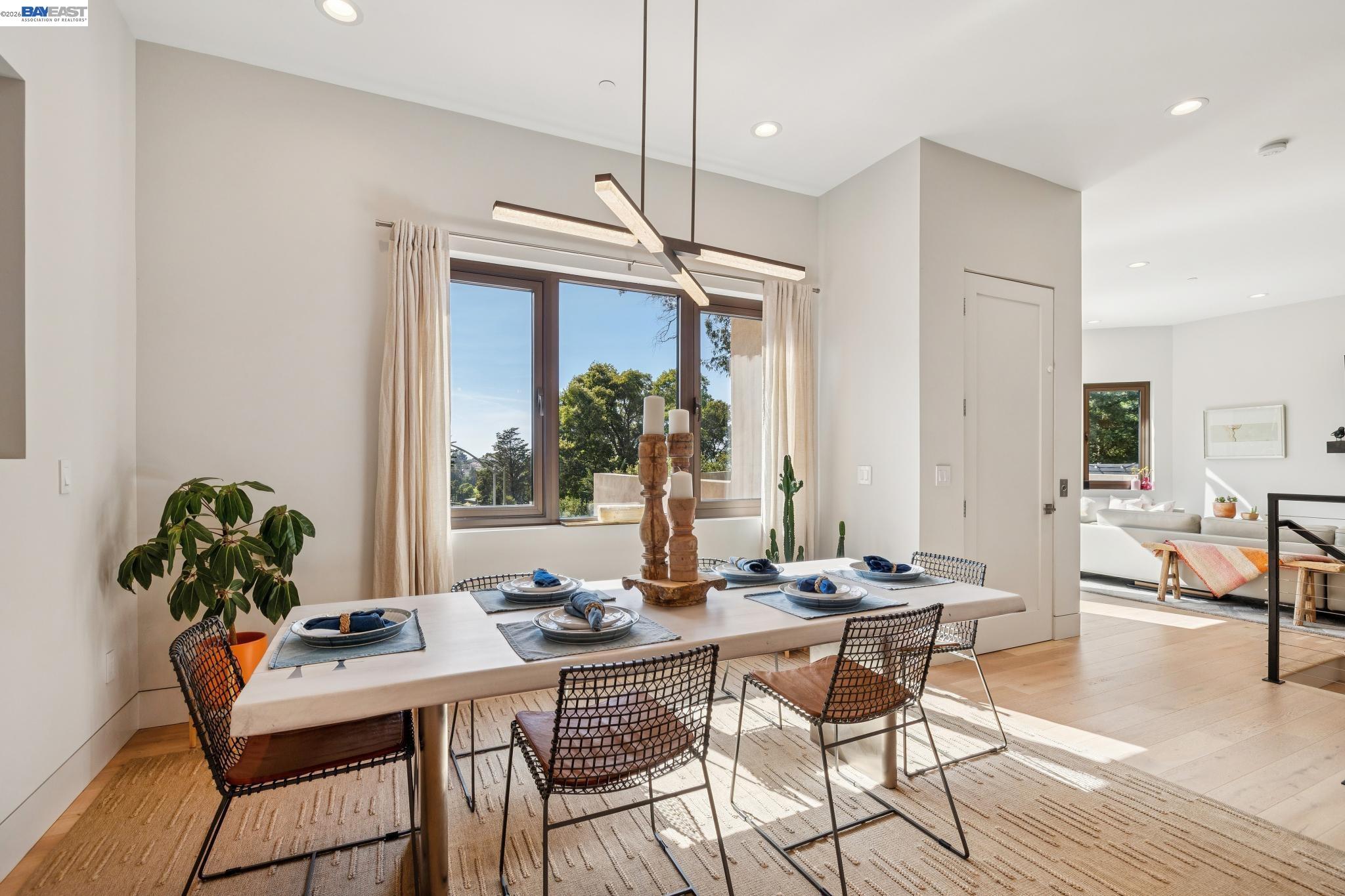 Detail Gallery Image 26 of 60 For 2588 Scout Rd, Oakland,  CA 94611 - 4 Beds | 3/1 Baths