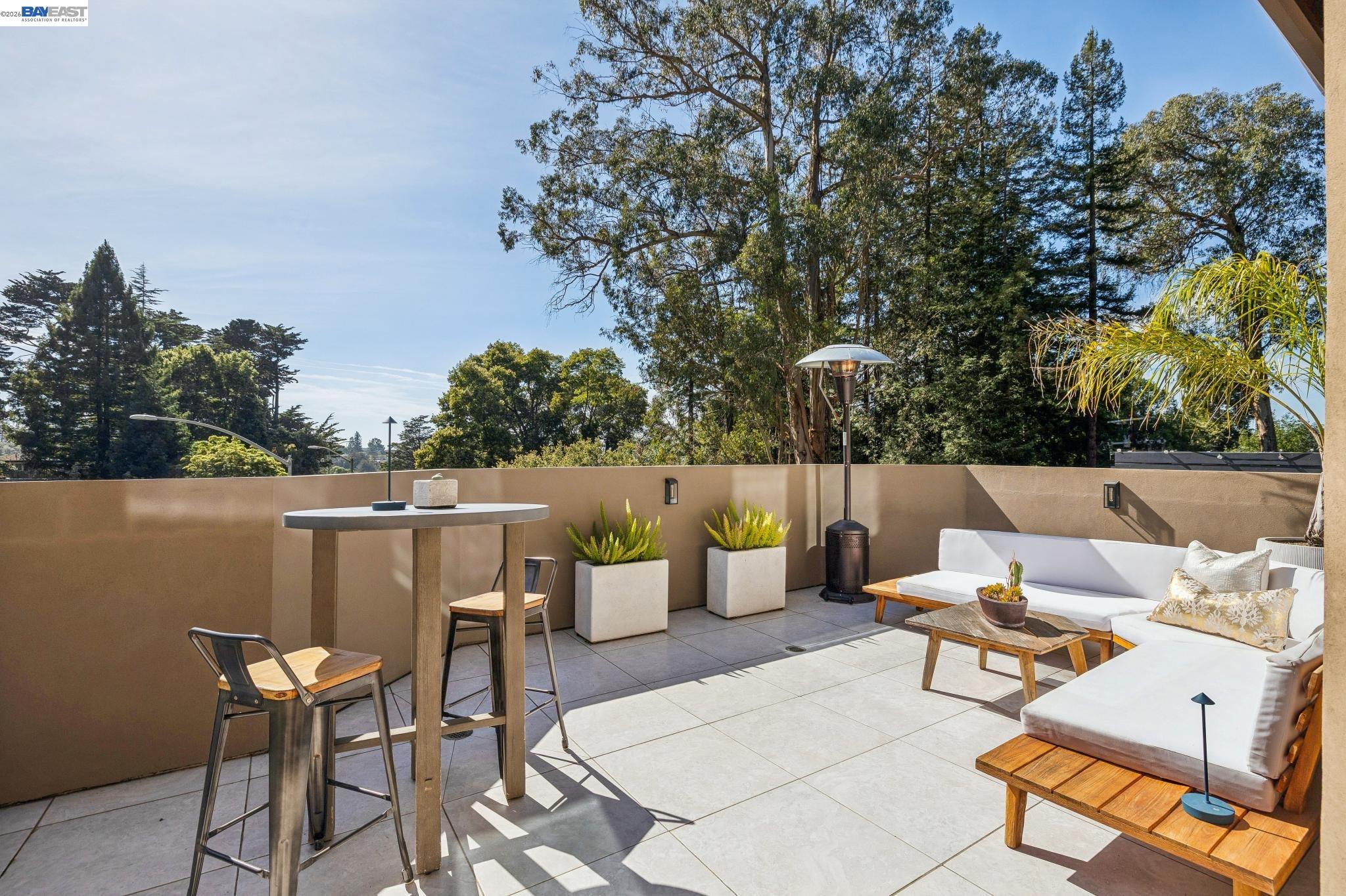 Detail Gallery Image 28 of 60 For 2588 Scout Rd, Oakland,  CA 94611 - 4 Beds | 3/1 Baths